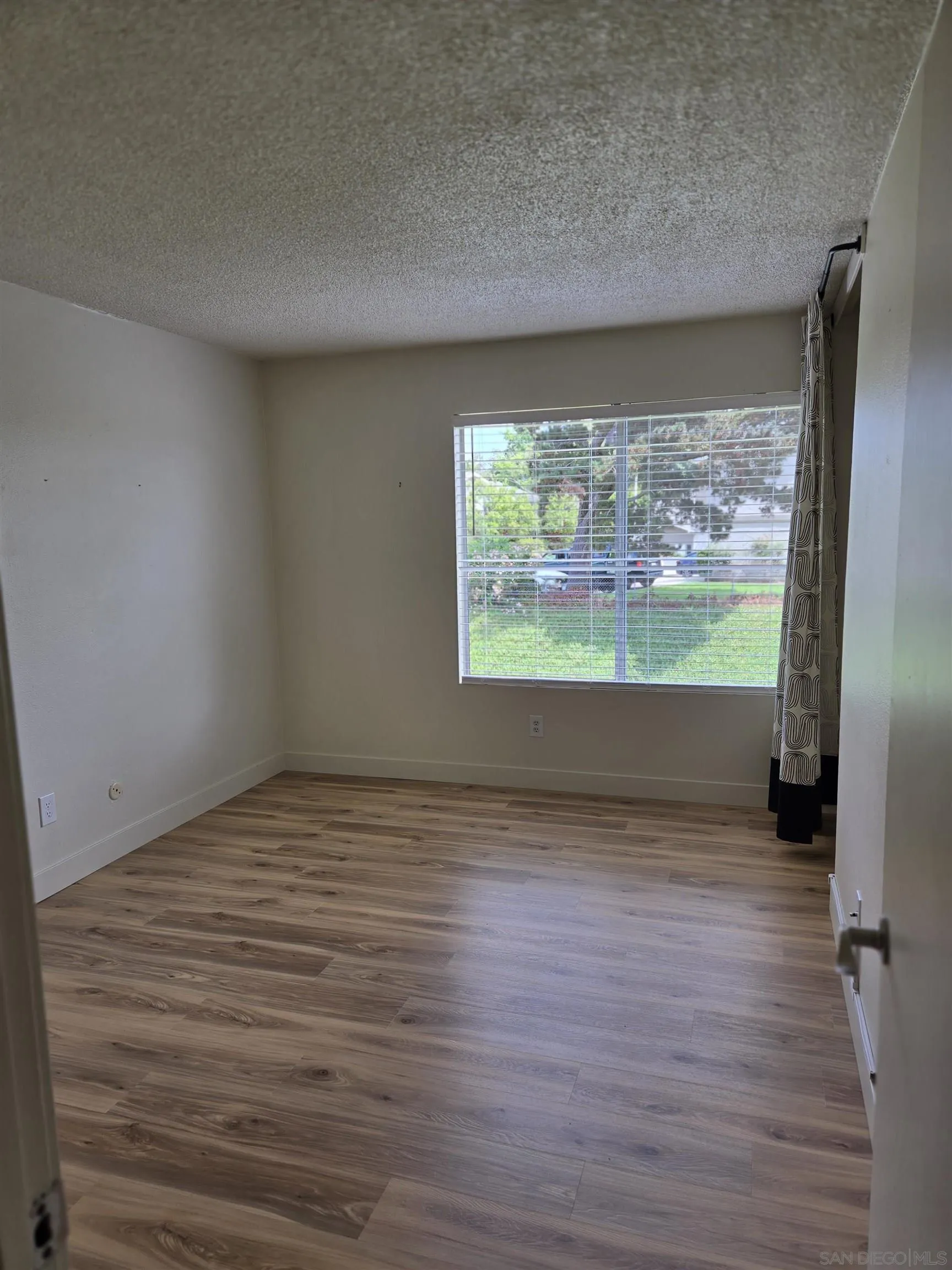 Photo #8: 250038899 Listing: Photo #8
