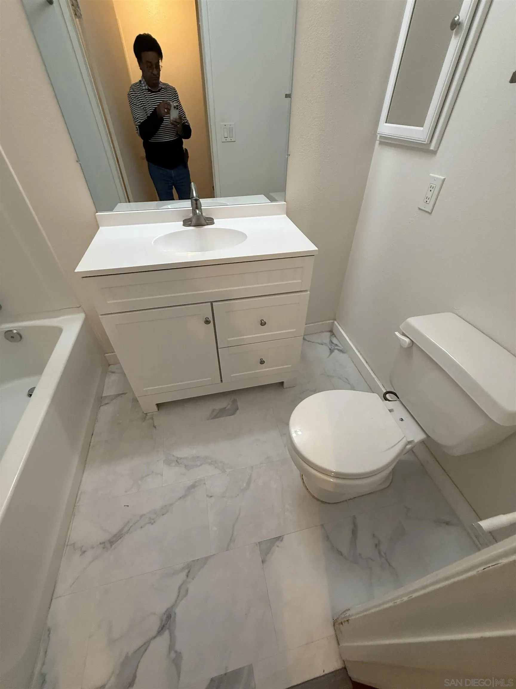 https://cdn.realtyfeed.com/cdn/127/250038900/40a7f8567d9116c89e12d885d10d04c6.webp