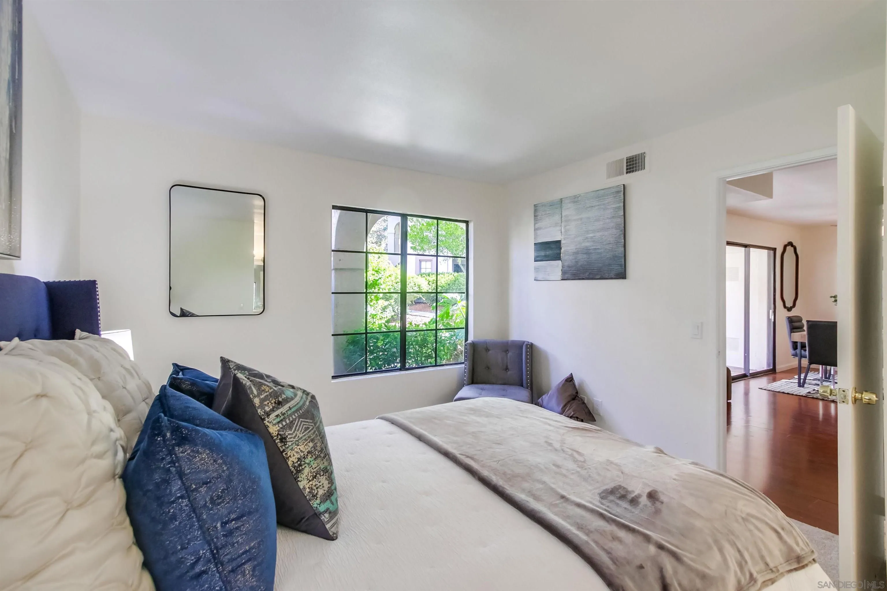 Photo #14: 250038902 Listing: Photo #14