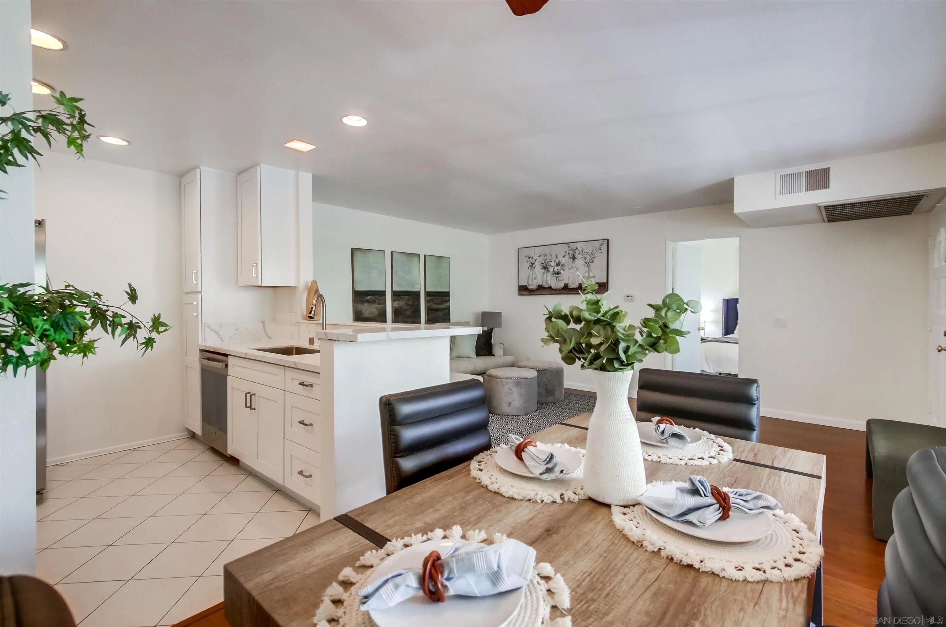 Photo #4: 250038902 Listing 
