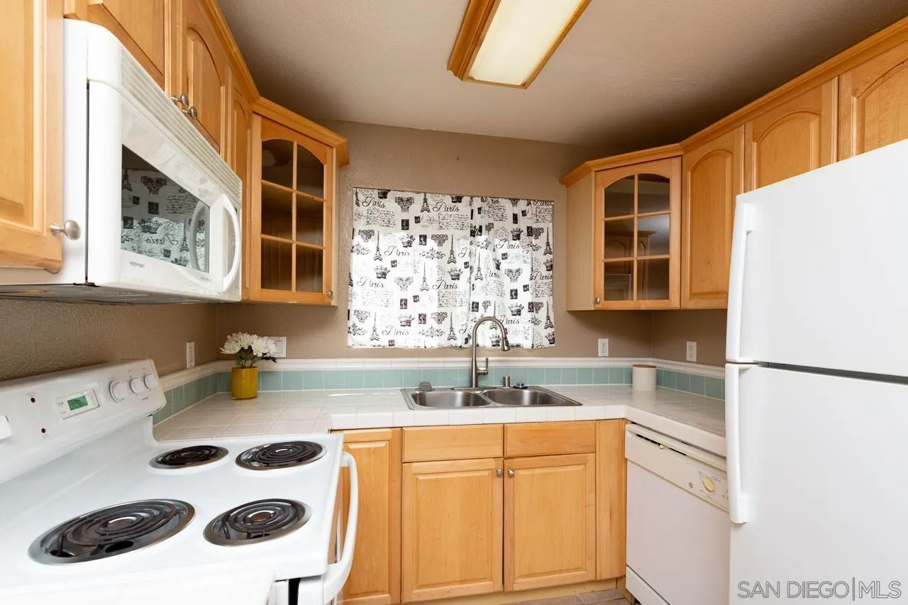 Photo #4: 250038905 Listing 