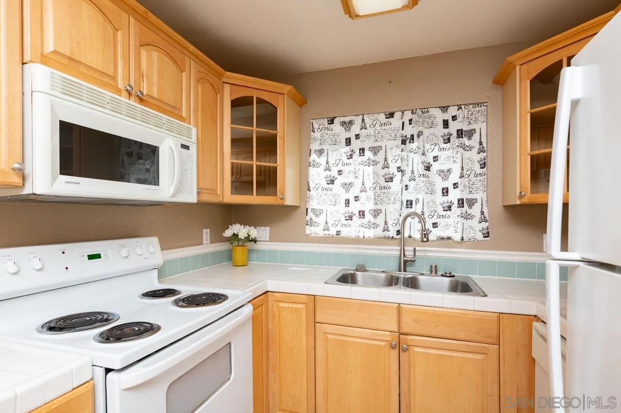 Photo #8: 250038905 Listing: Photo #8