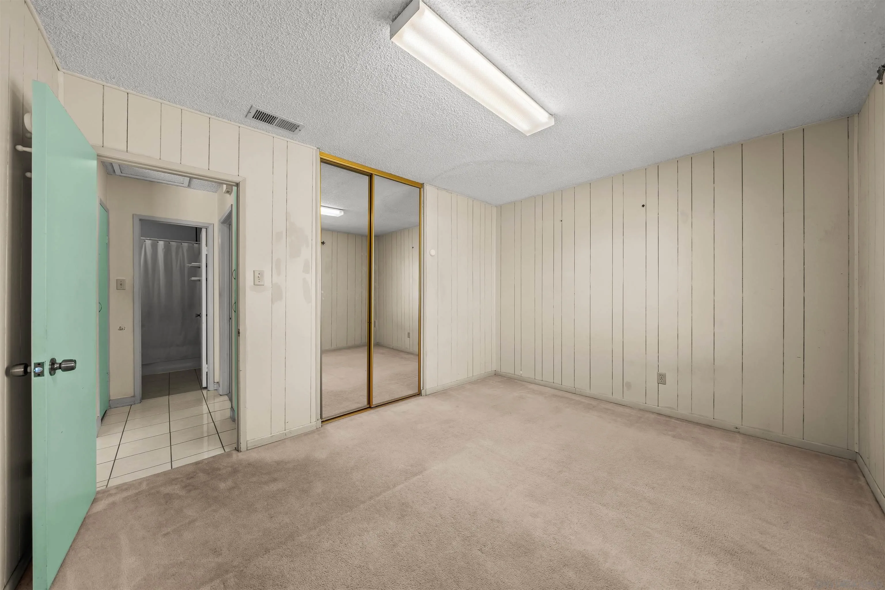 https://cdn.realtyfeed.com/cdn/127/250038906/33acd8fe86b285e8df1dc98381962db5.webp