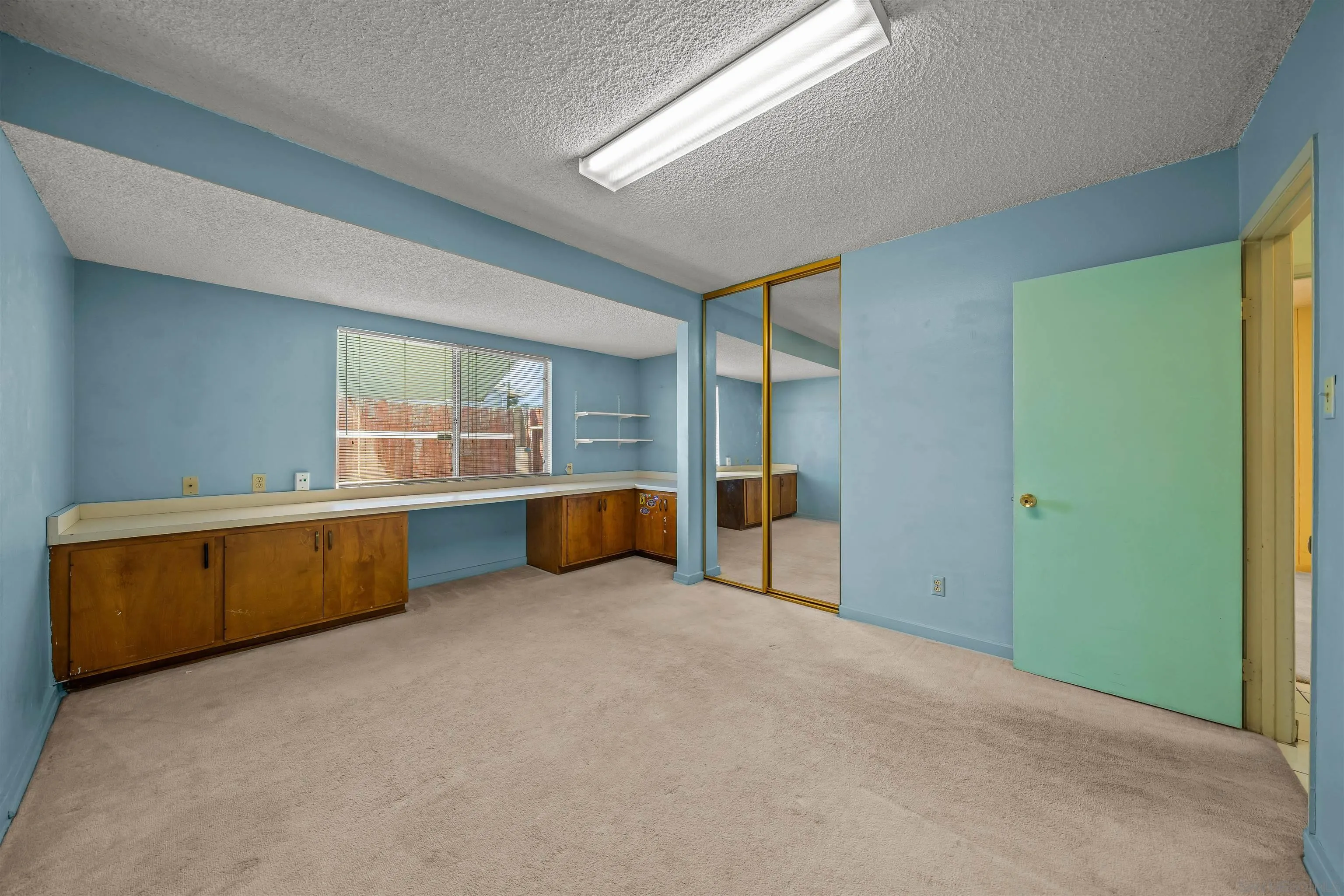 https://cdn.realtyfeed.com/cdn/127/250038906/d0d9438a1e2801280658cd8f9ff3d4f7.webp