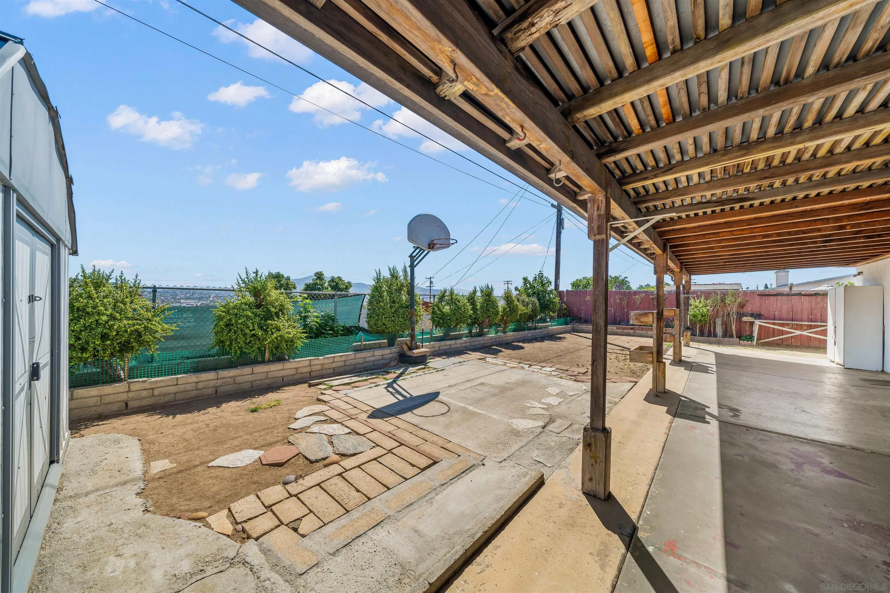 https://cdn.realtyfeed.com/cdn/127/250038906/dc969810964b6d82c21079c09a032a4c.webp