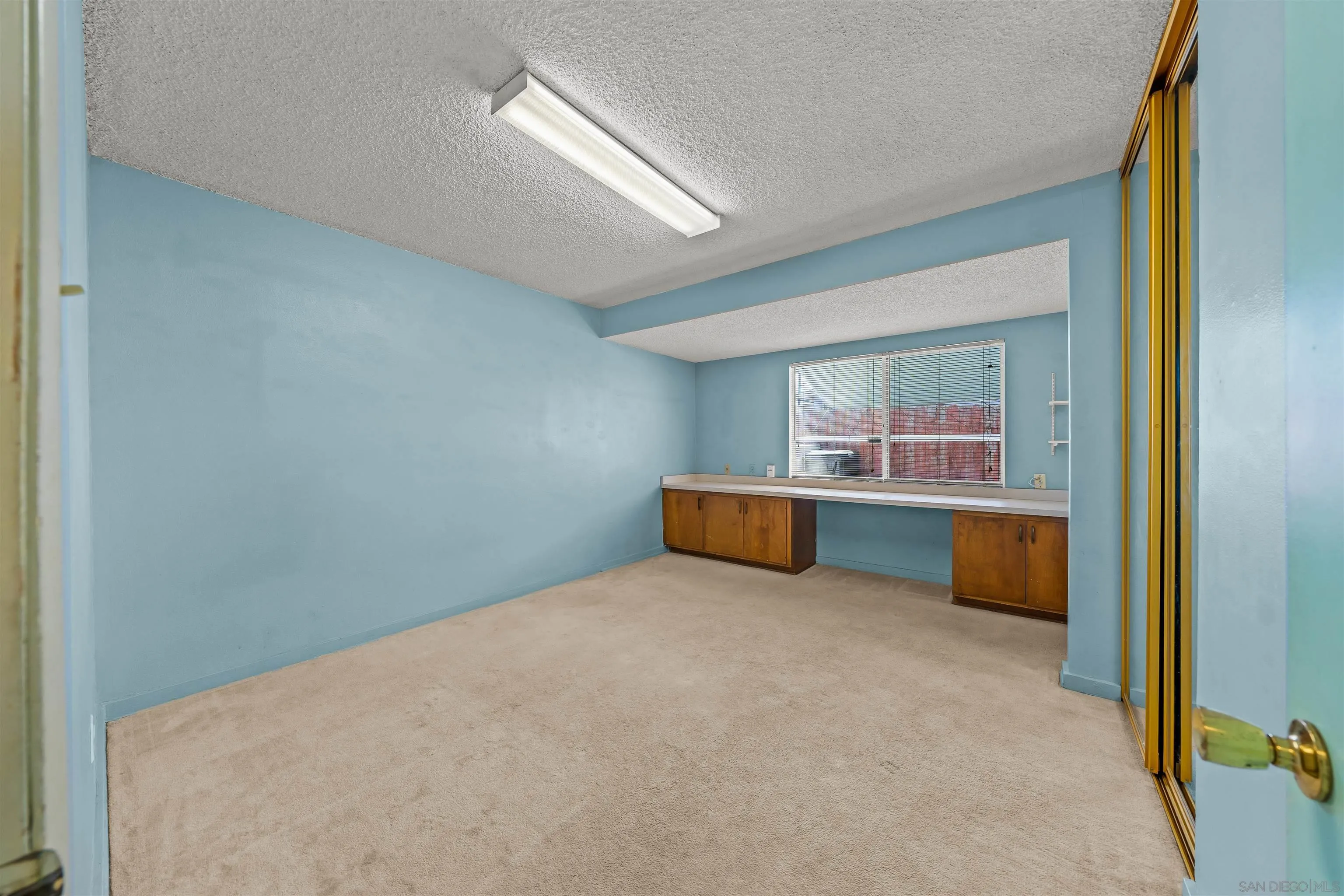 https://cdn.realtyfeed.com/cdn/127/250038906/eedcce48e9f4b11fbe0fffe5ec7d083e.webp