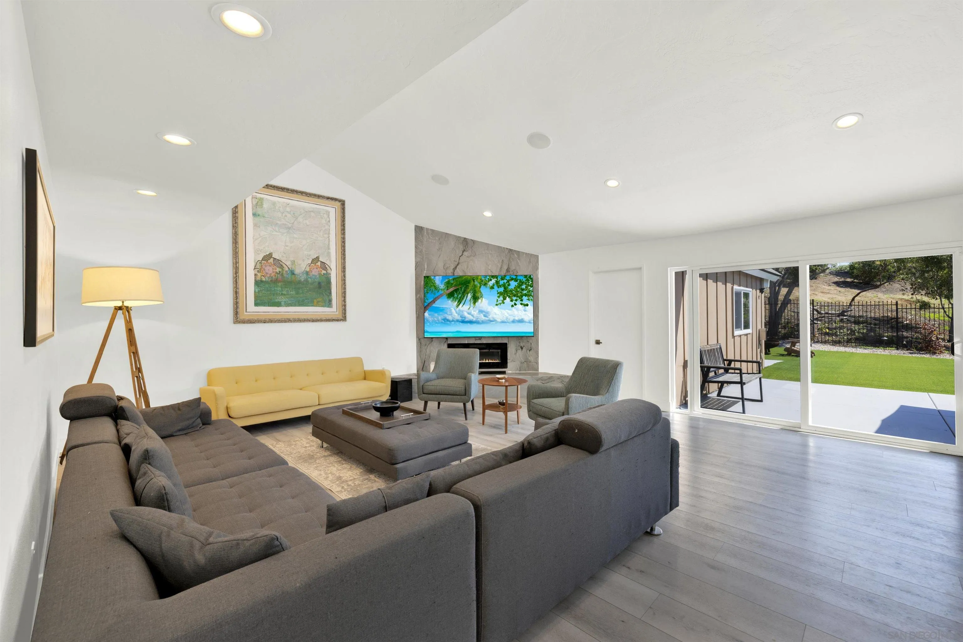 https://cdn.realtyfeed.com/cdn/127/250038914/3a9432d212ba49b8dc3eb11679bc3ce1.webp