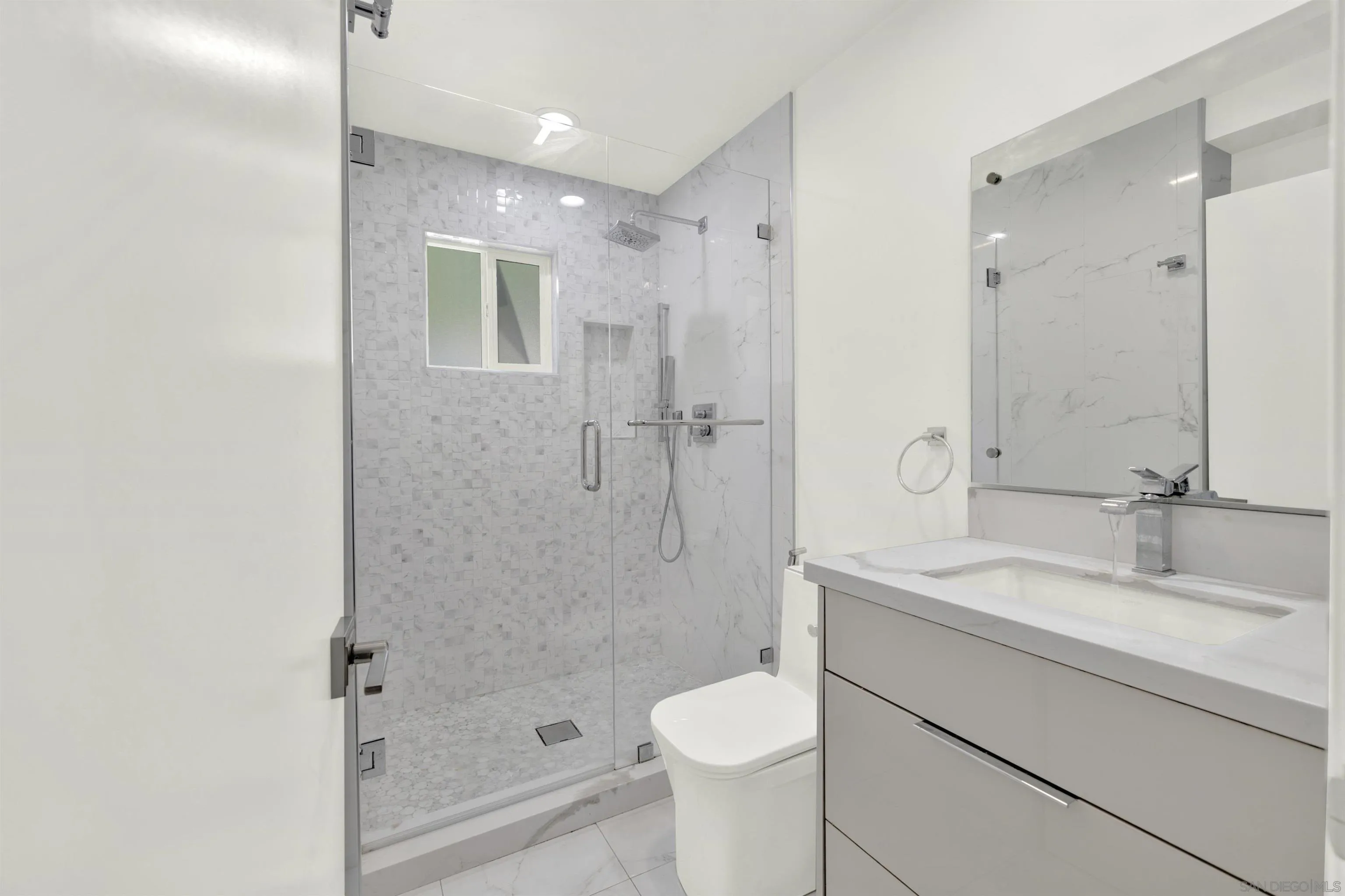 https://cdn.realtyfeed.com/cdn/127/250038914/fffa8e8814a0ea2eccbbdc418fb4c28c.webp