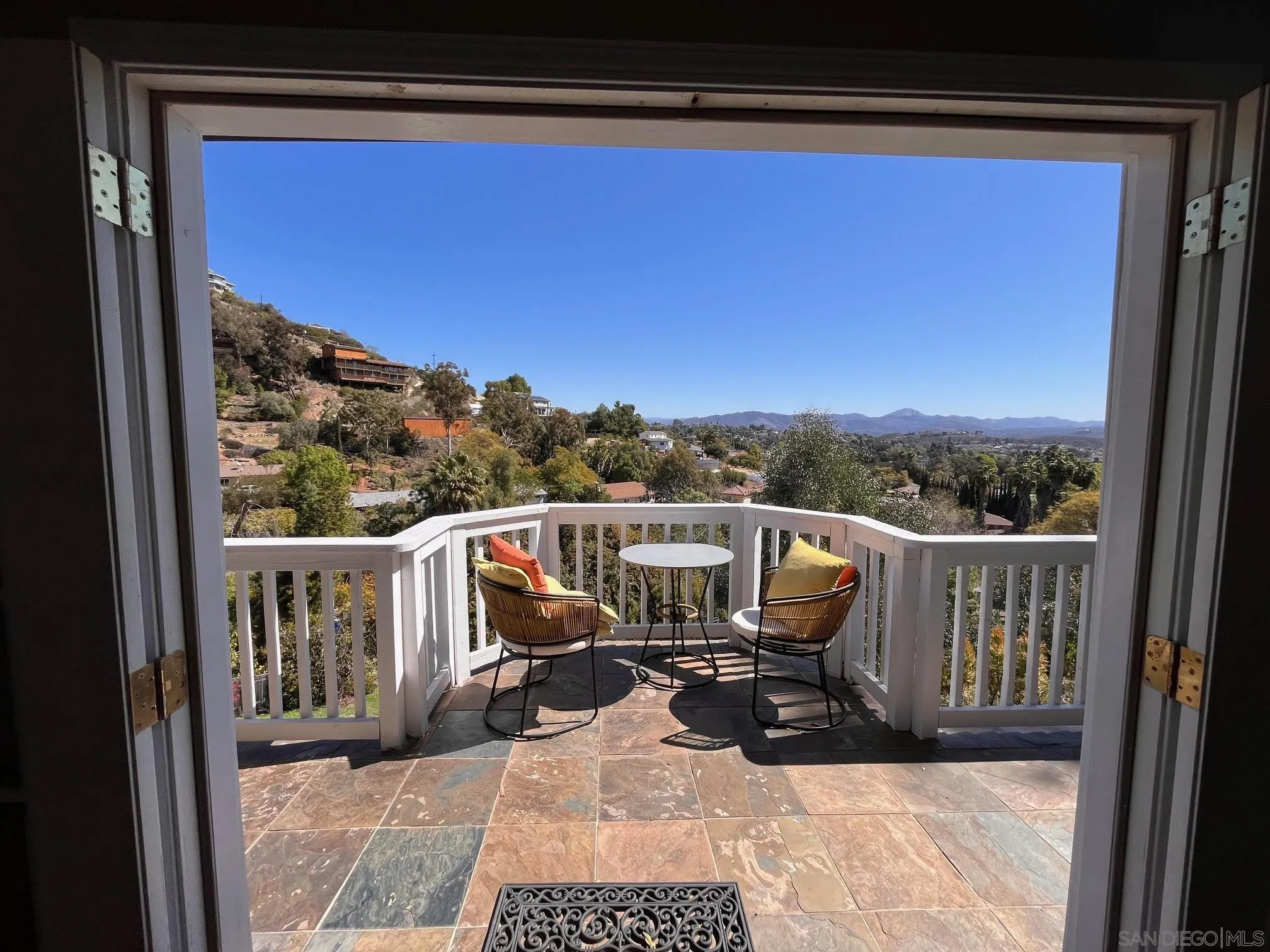 https://cdn.realtyfeed.com/cdn/127/250038917/9b111f70df47780f41e2b75da5e67c6b.webp
