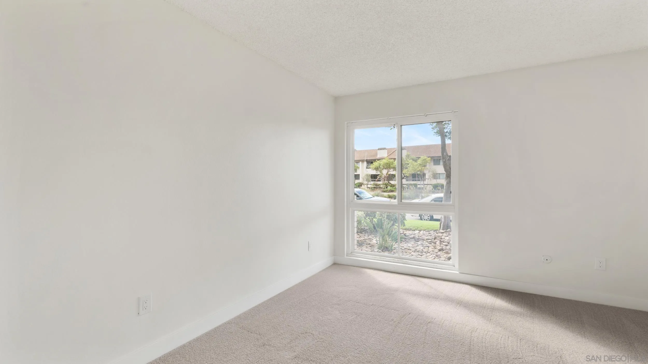 Photo #16: 250038928 Listing: Photo #16