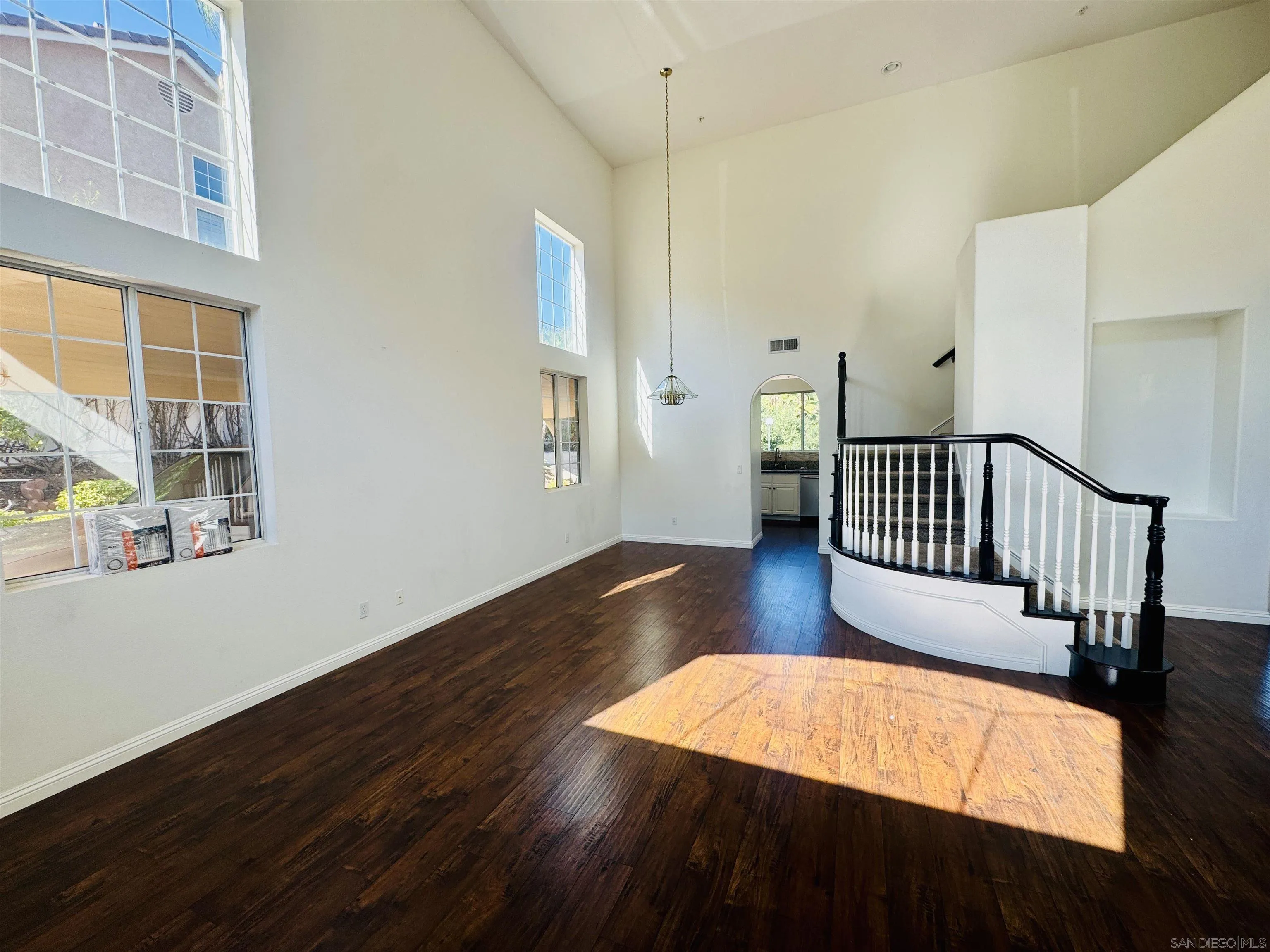https://cdn.realtyfeed.com/cdn/127/250038932/06bee38e8ca867fc1e328a7b8d7f465d.webp
