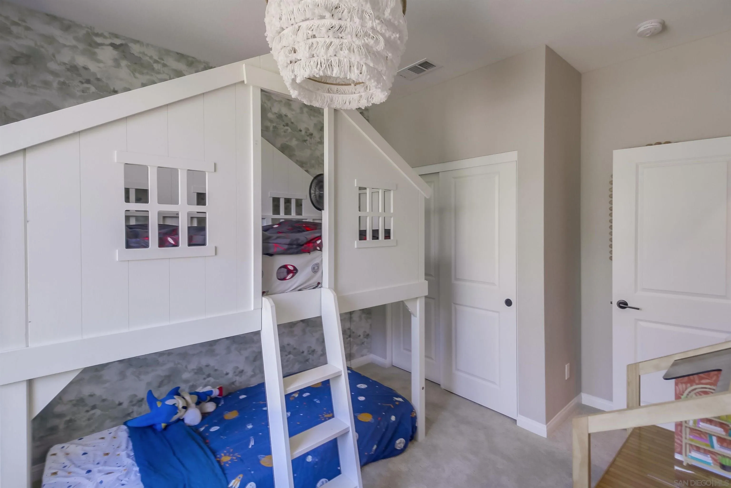 Photo #35: 250038936 Listing: Photo #35