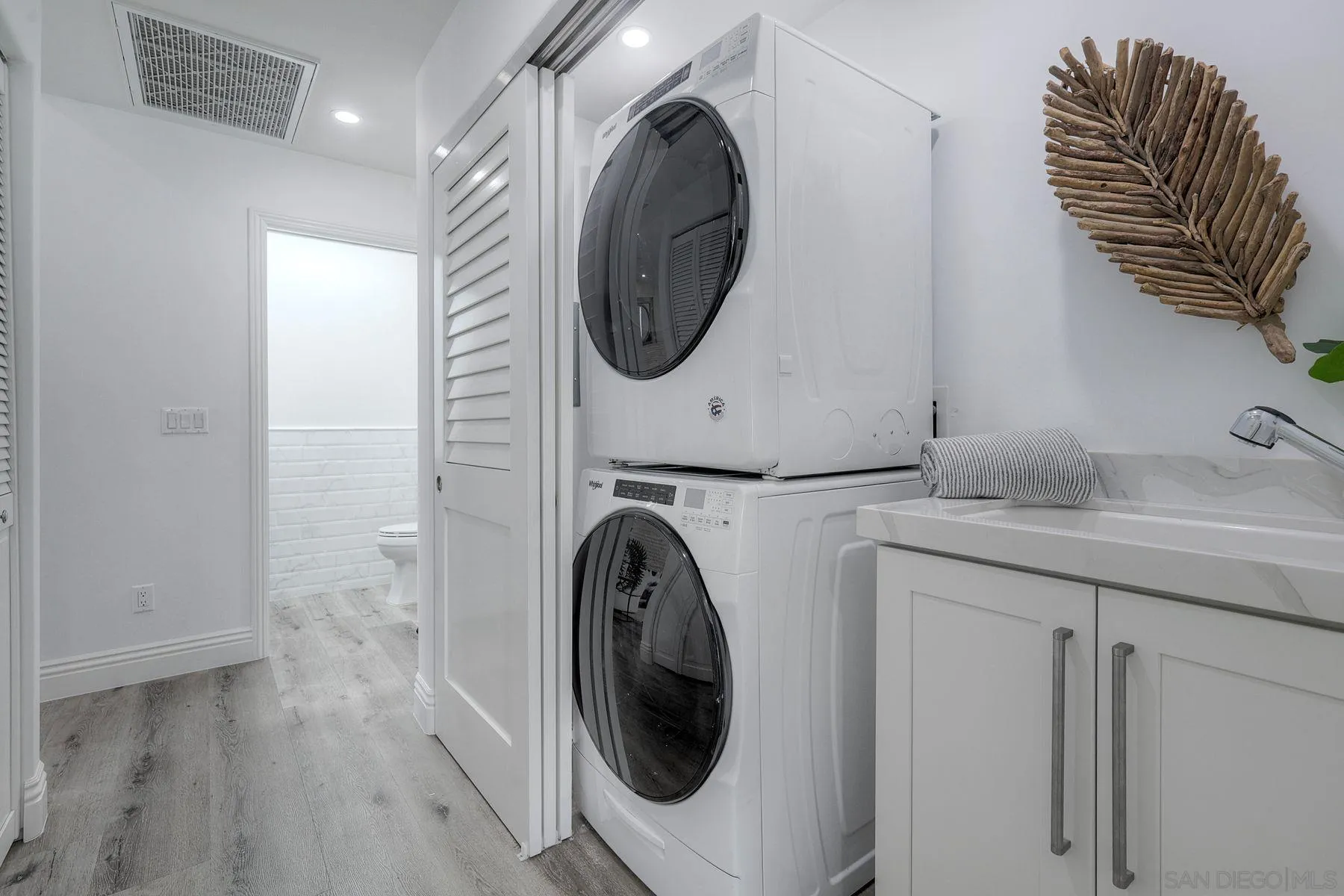https://cdn.realtyfeed.com/cdn/127/250038937/40343b6ff271d2a95e1f1ccf70a13ad3.webp