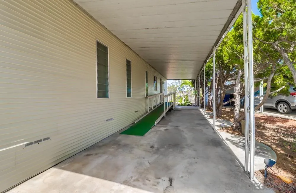 https://cdn.realtyfeed.com/cdn/127/250038938/ca70ffbcc524a42065209576ef243e2e.webp