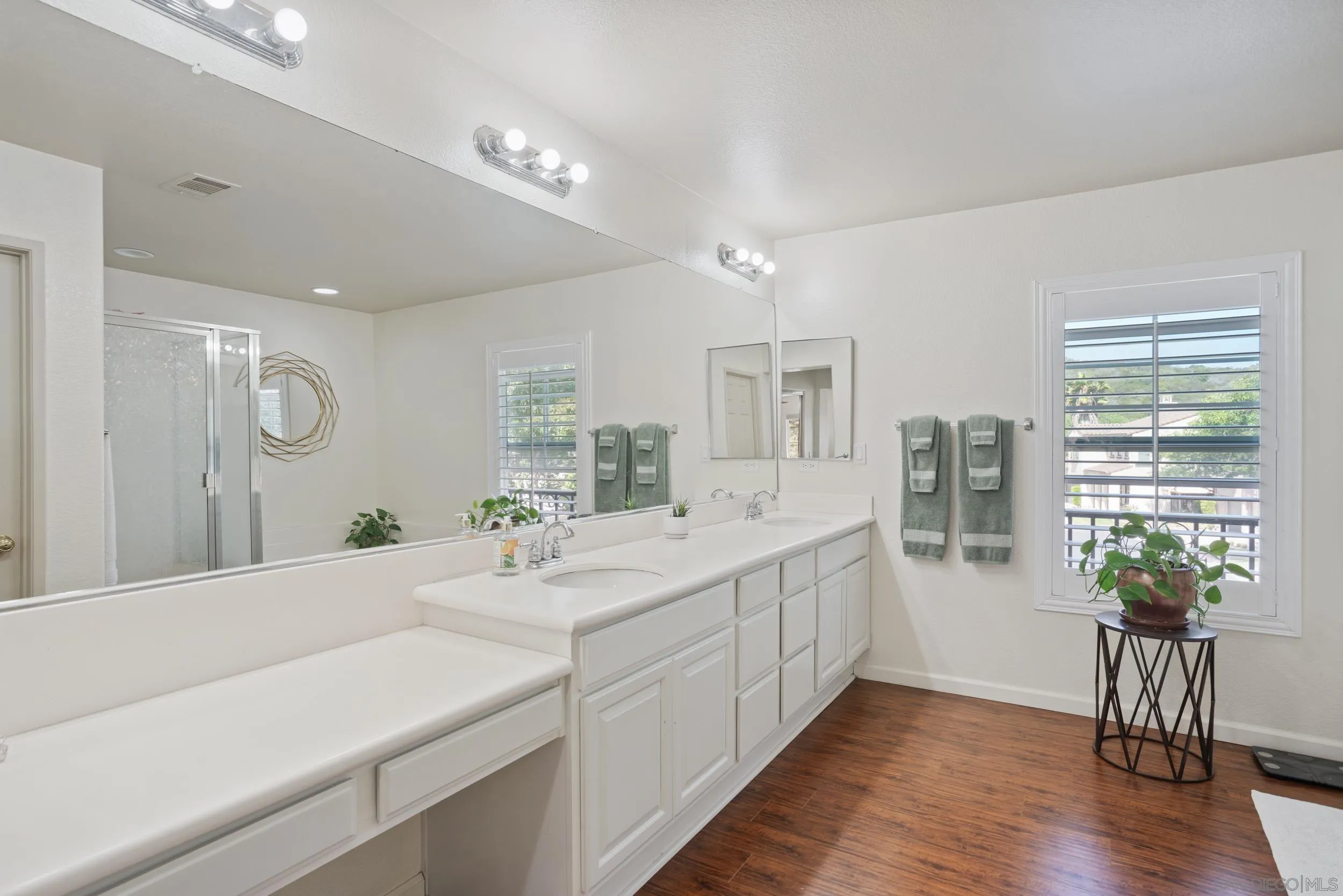 https://cdn.realtyfeed.com/cdn/127/250038940/a9a20fbd9bed63b75caad36f08feaf5e.webp