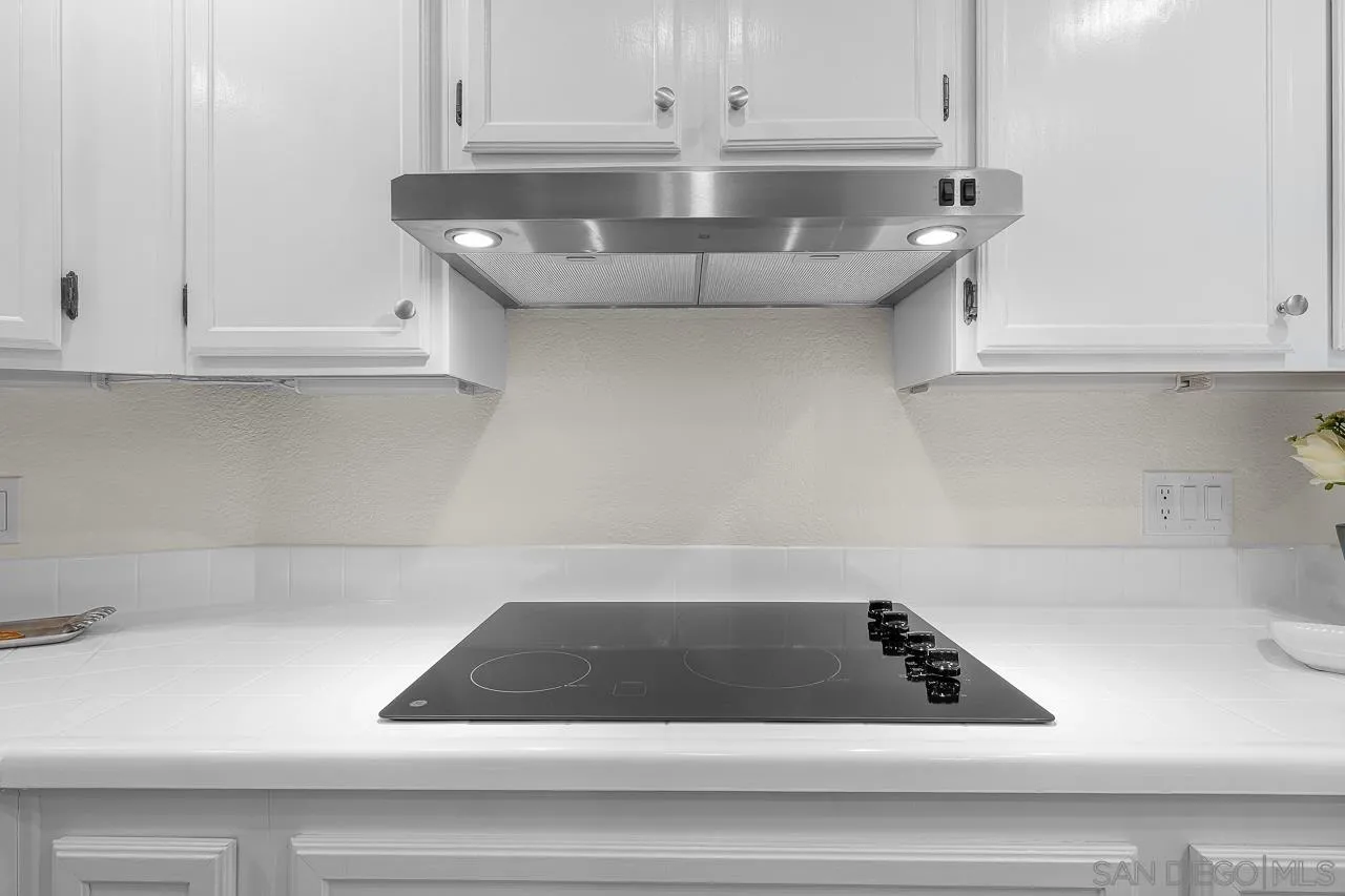 https://cdn.realtyfeed.com/cdn/127/250038942/4aa22281e56e46d7e8dc5efcec844cbc.webp