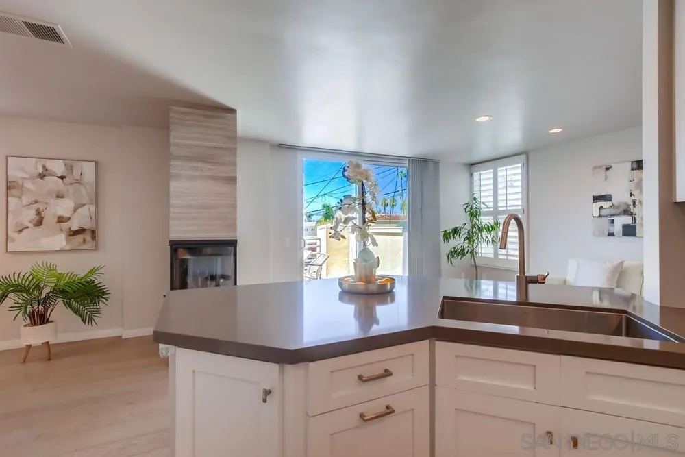 https://cdn.realtyfeed.com/cdn/127/250038943/0214b3641229c1a3d3a8769ea7312da9.webp