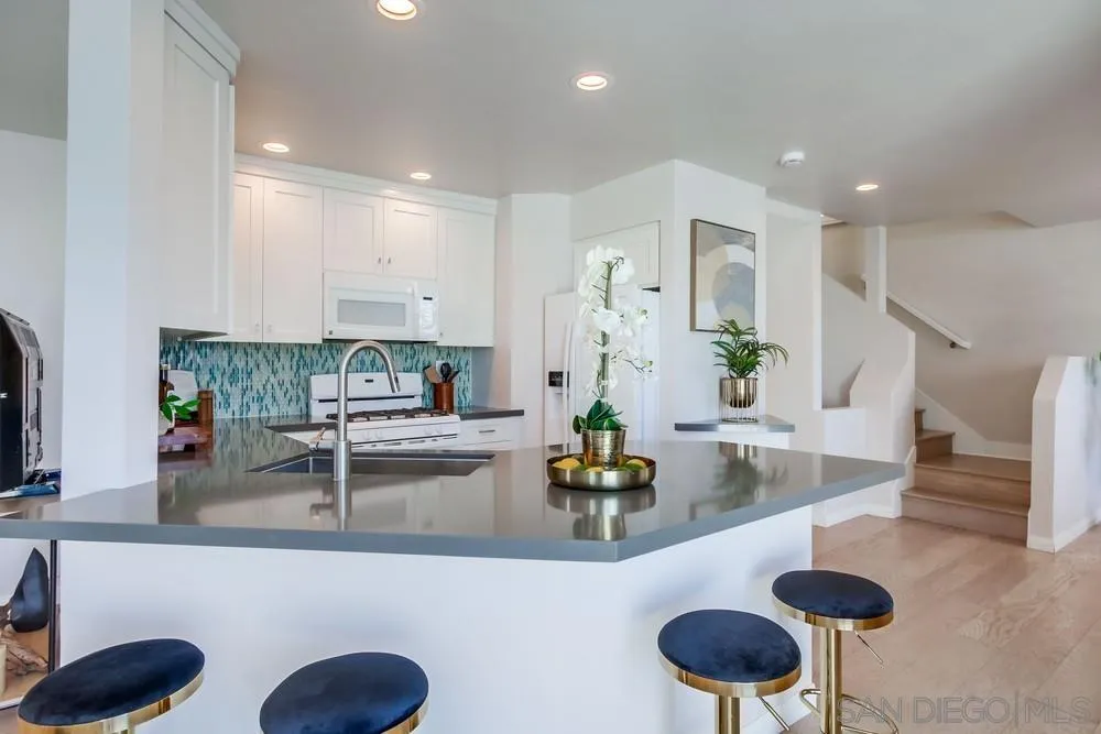 https://cdn.realtyfeed.com/cdn/127/250038943/ff42f7340f4bd78b1eb4d494e02c3d20.webp