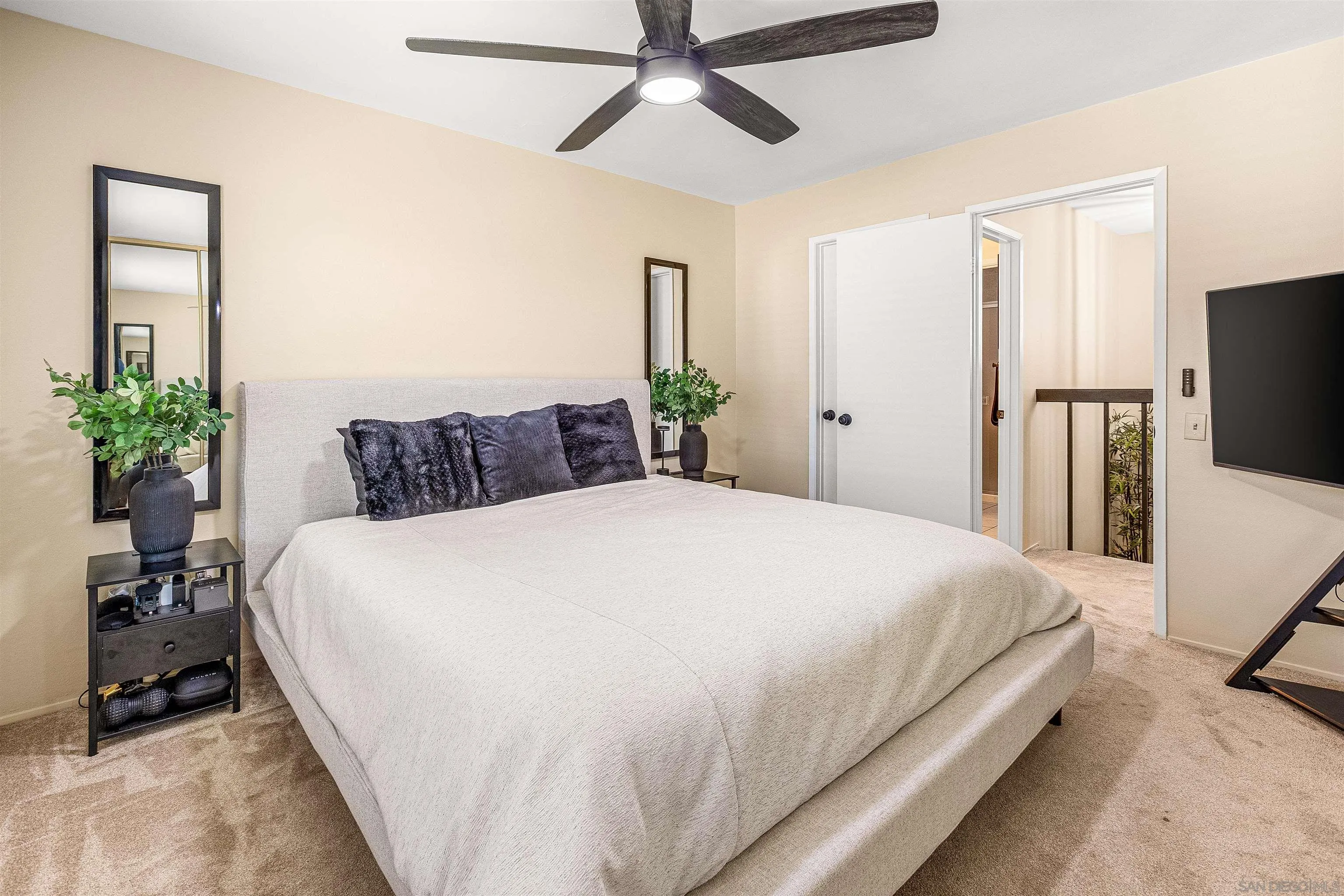 https://cdn.realtyfeed.com/cdn/127/250038944/05a7884b2f16b7d2db1ab2308768fe40.webp