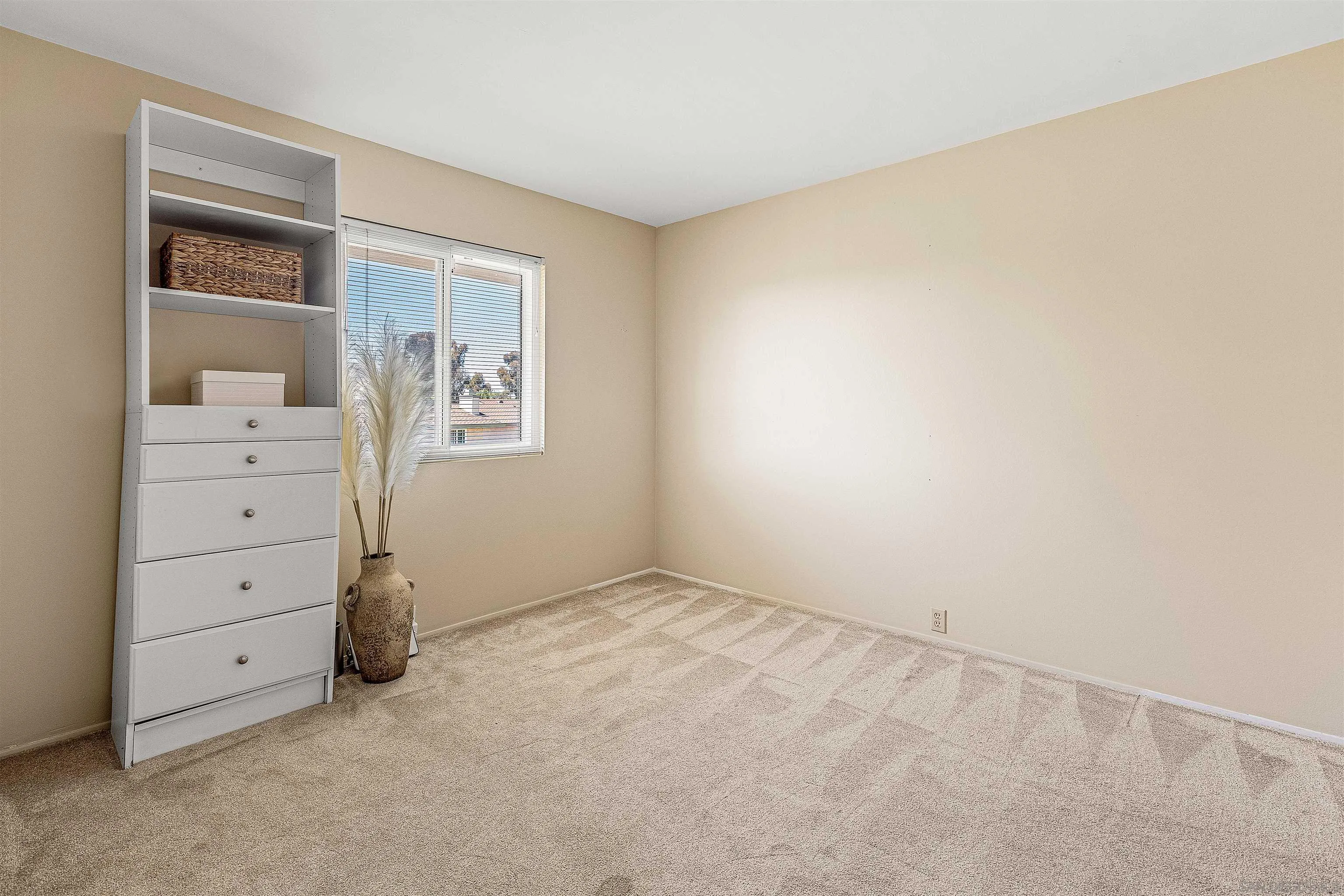 https://cdn.realtyfeed.com/cdn/127/250038944/c750c455aee1c9e3d110adb4d49aa6ba.webp