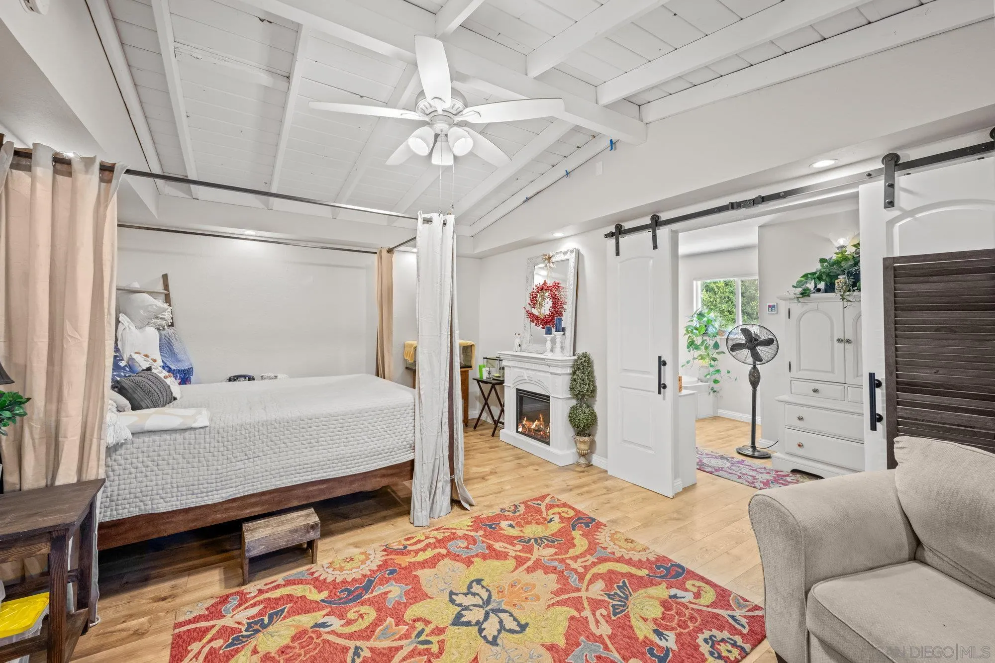 https://cdn.realtyfeed.com/cdn/127/250038946/6274079378530d519765cfee65506a39.webp