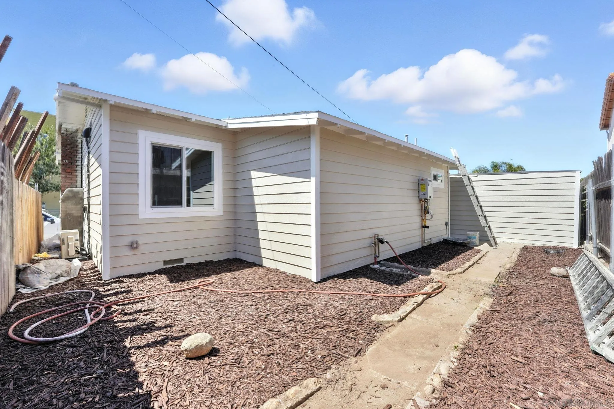 https://cdn.realtyfeed.com/cdn/127/250038951/084911a91924abbffe1a26aaadf5befc.webp