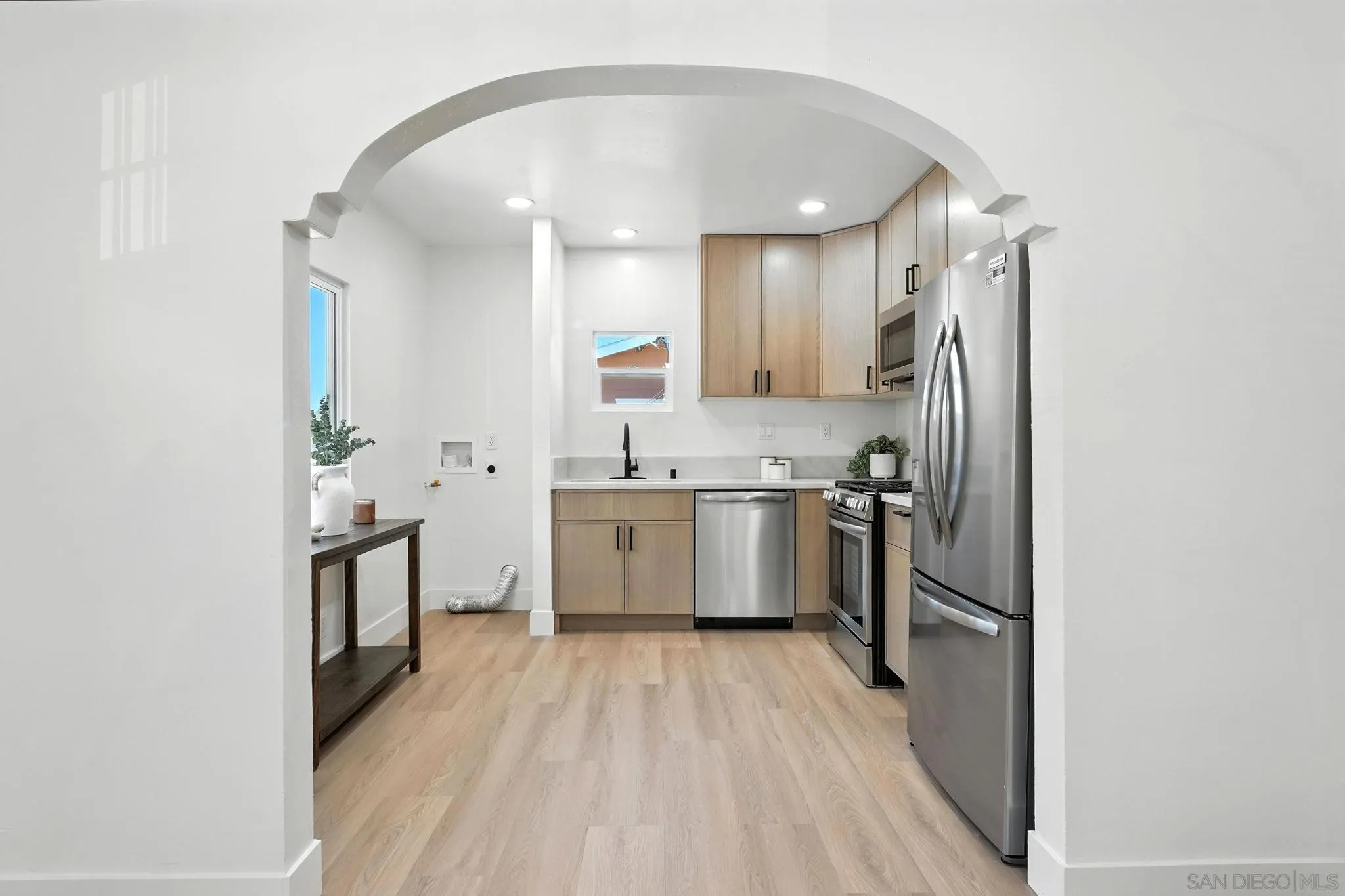 https://cdn.realtyfeed.com/cdn/127/250038951/f912d2b5f1d1db3d60eb712e50b9ec3b.webp