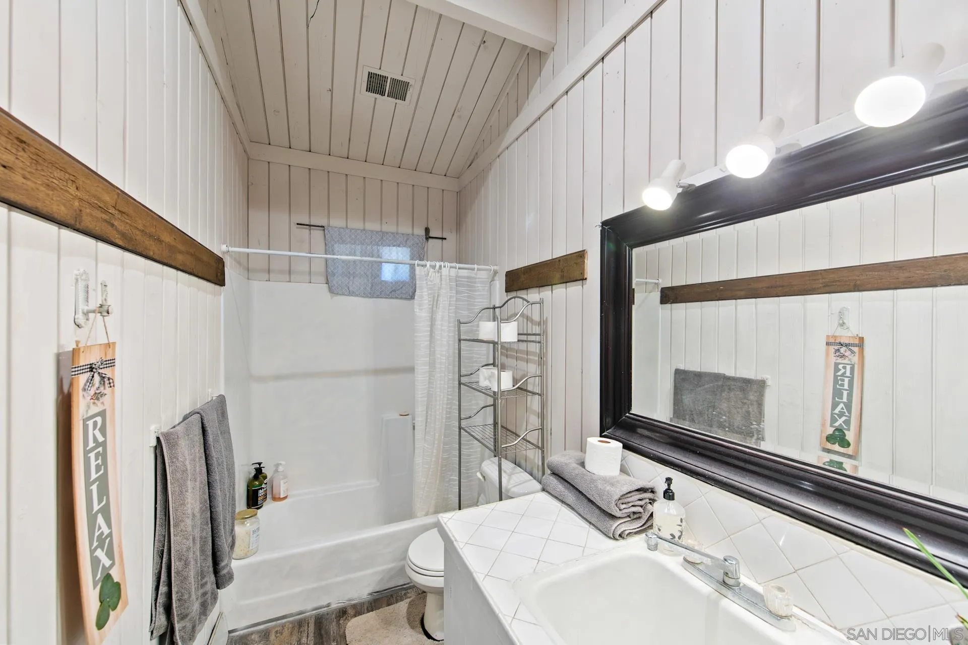 https://cdn.realtyfeed.com/cdn/127/250038955/5056aae65989d422cadb3fcf43251451.webp