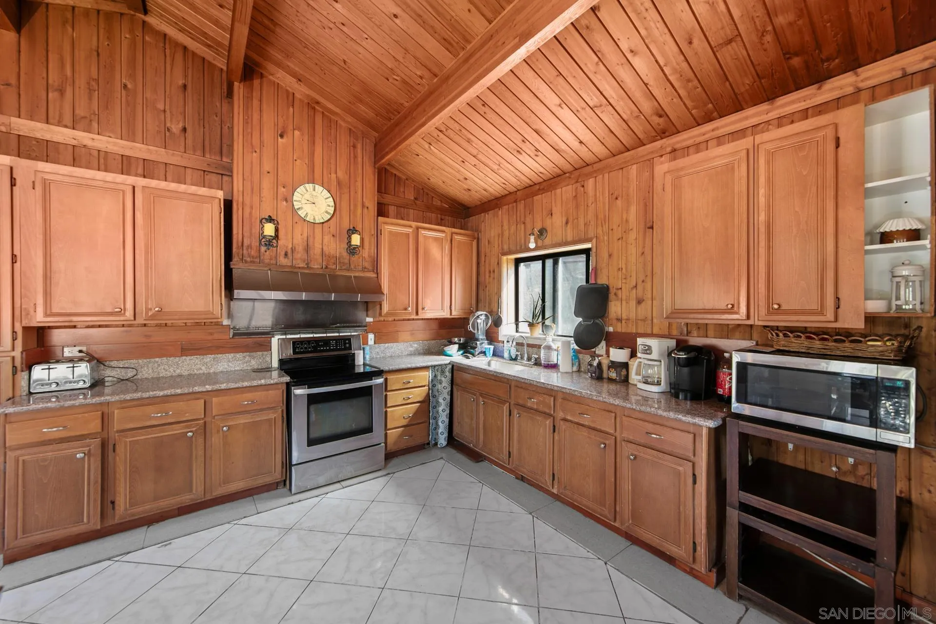 https://cdn.realtyfeed.com/cdn/127/250038955/86e8b469e821a022eb62f5cb89a7aa3e.webp