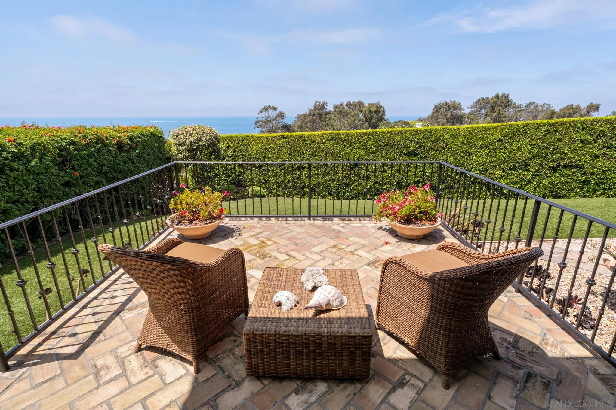 https://cdn.realtyfeed.com/cdn/127/250038956/39881c5a9b82d602841ab686bd217f61.webp
