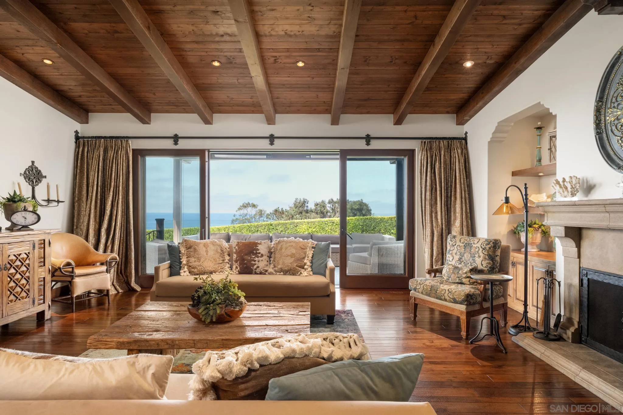 https://cdn.realtyfeed.com/cdn/127/250038956/ec44794512ac6e4b162c5296e330d051.webp