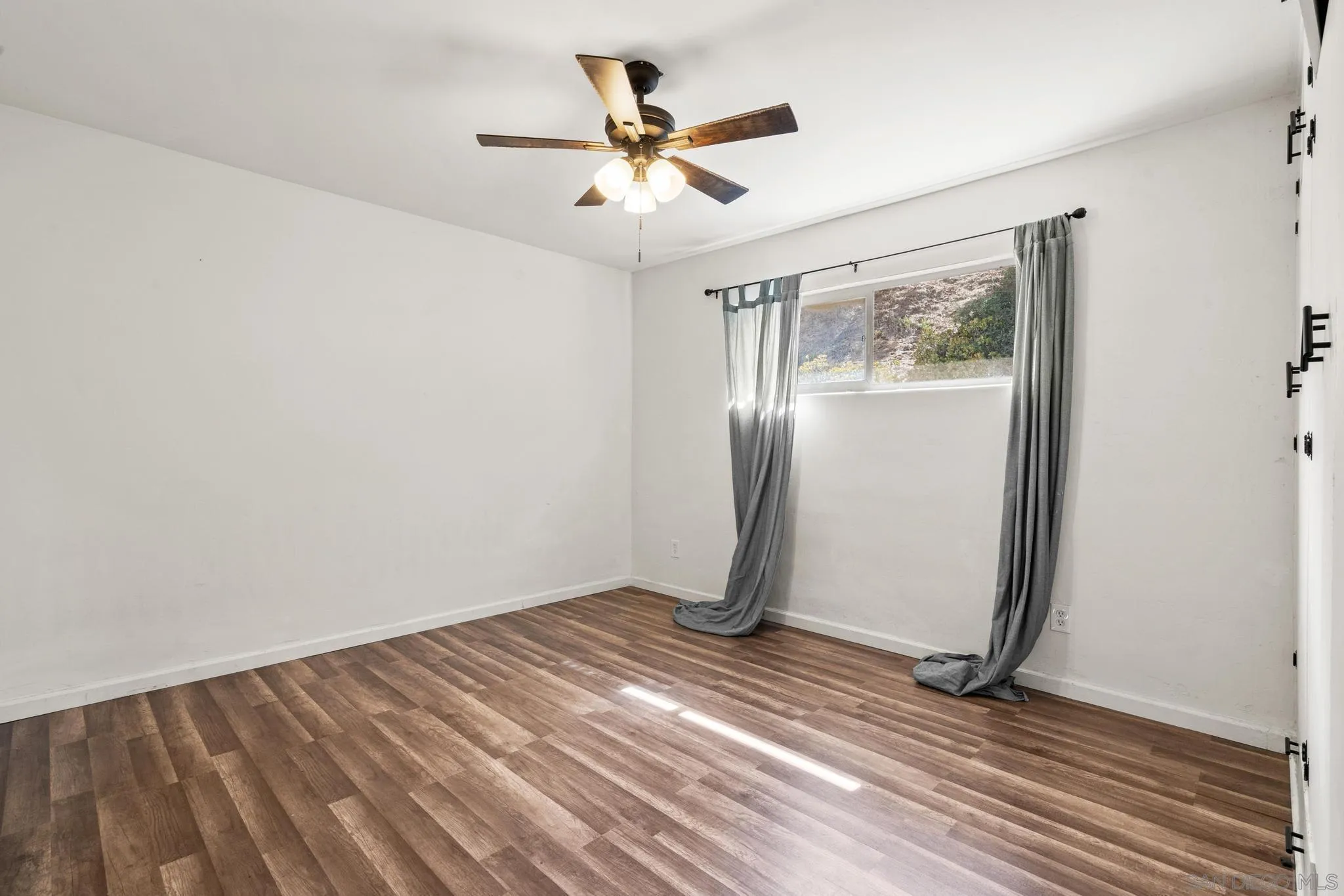 https://cdn.realtyfeed.com/cdn/127/250038962/20e3769067566cc456be5681e775b625.webp