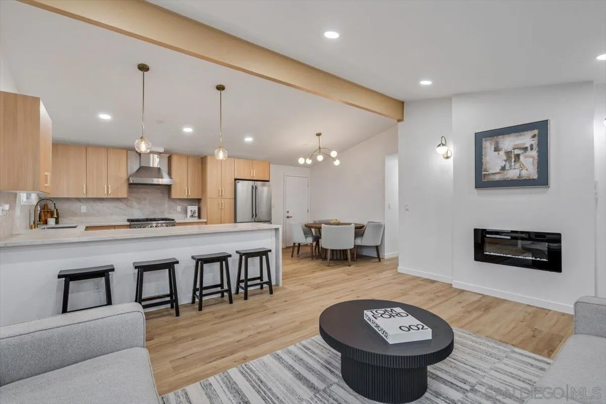 https://cdn.realtyfeed.com/cdn/127/250038970/484d05fbb53e8e3a1c5a5524f6e5faa8.webp