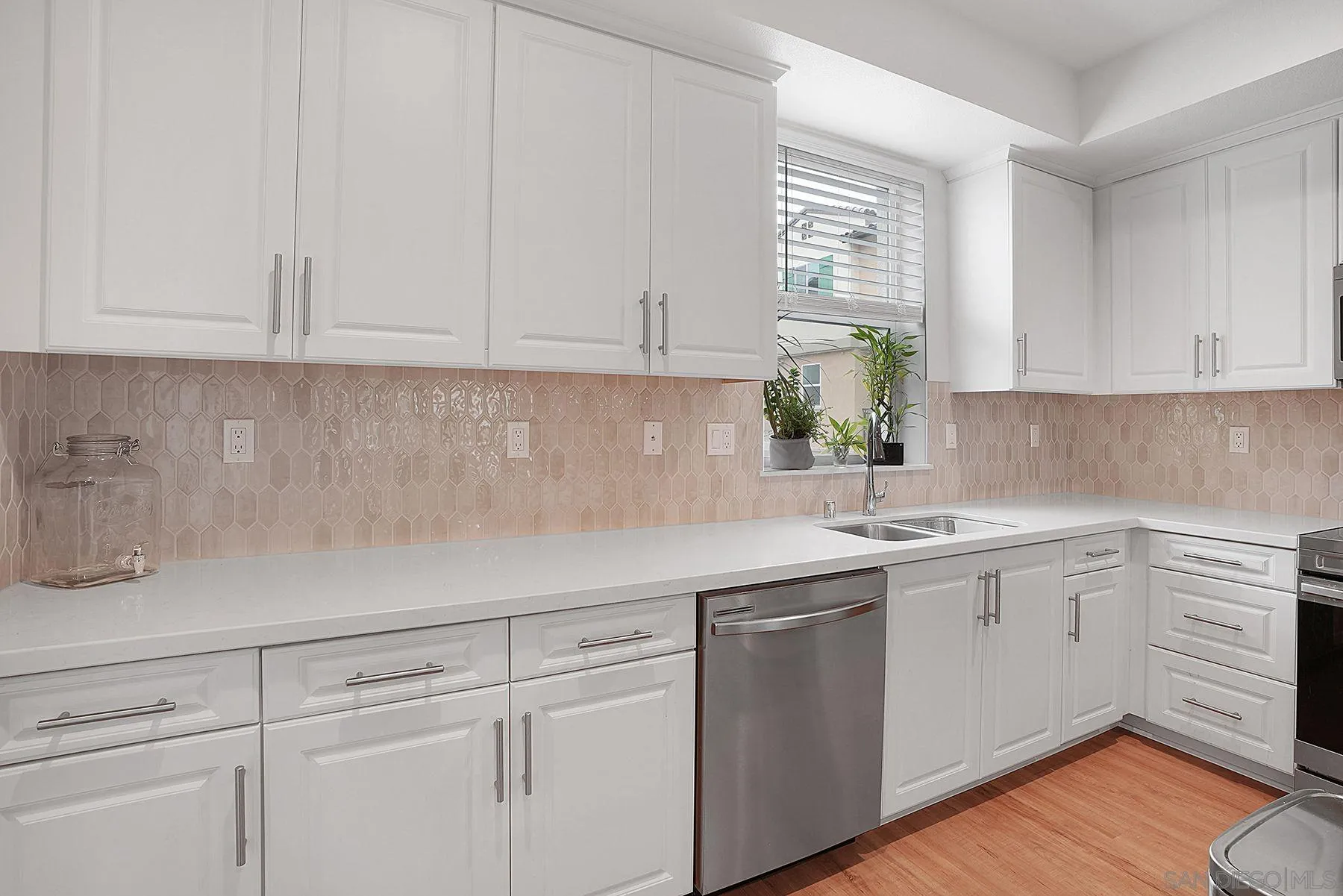 https://cdn.realtyfeed.com/cdn/127/250038976/6bba62f64b9caf13d9b68cda84823e0a.webp