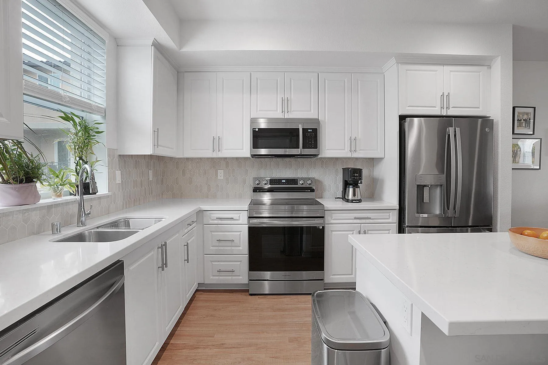 https://cdn.realtyfeed.com/cdn/127/250038976/f90f219d3bca7b1b671b16de9d6171d9.webp