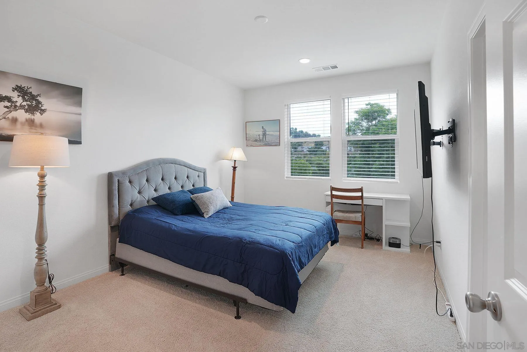 https://cdn.realtyfeed.com/cdn/127/250038976/fe33f85bae58e6435622cddb0b0c31f7.webp