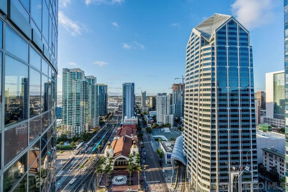 https://cdn.realtyfeed.com/cdn/127/250038981/18c86168c2be1a875b9d255818a2d56b.webp