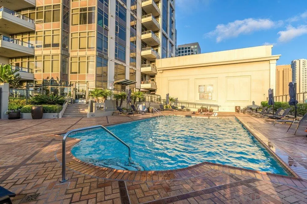 https://cdn.realtyfeed.com/cdn/127/250038981/cd194a63aab62a17389d12f85c735a58.webp