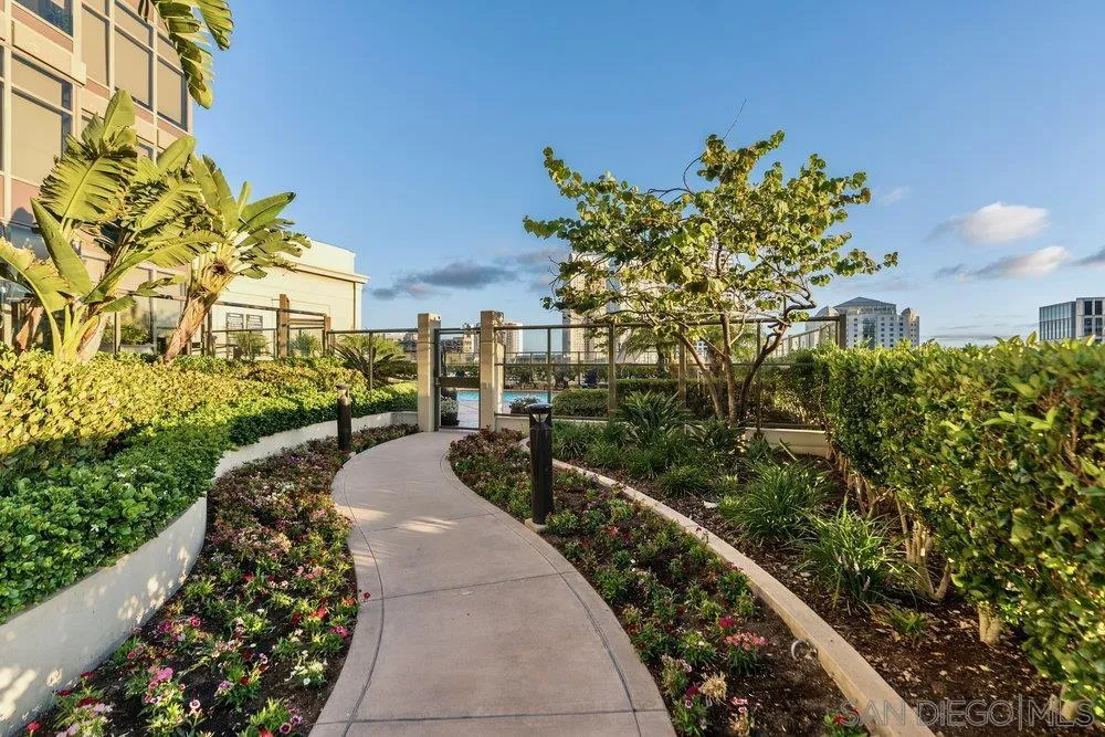 https://cdn.realtyfeed.com/cdn/127/250038981/cd656b52f148937f42220030173ac1f4.webp