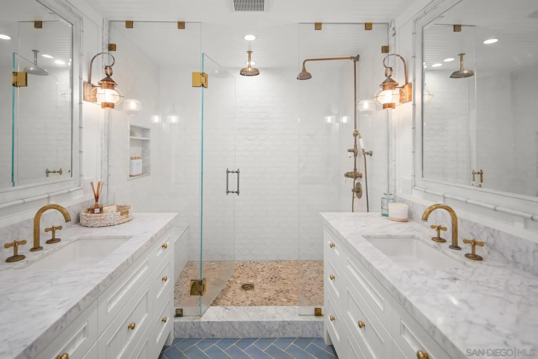 https://cdn.realtyfeed.com/cdn/127/250038982/2c72dfc8618f78e053b1c2d49ee8bc5d.webp