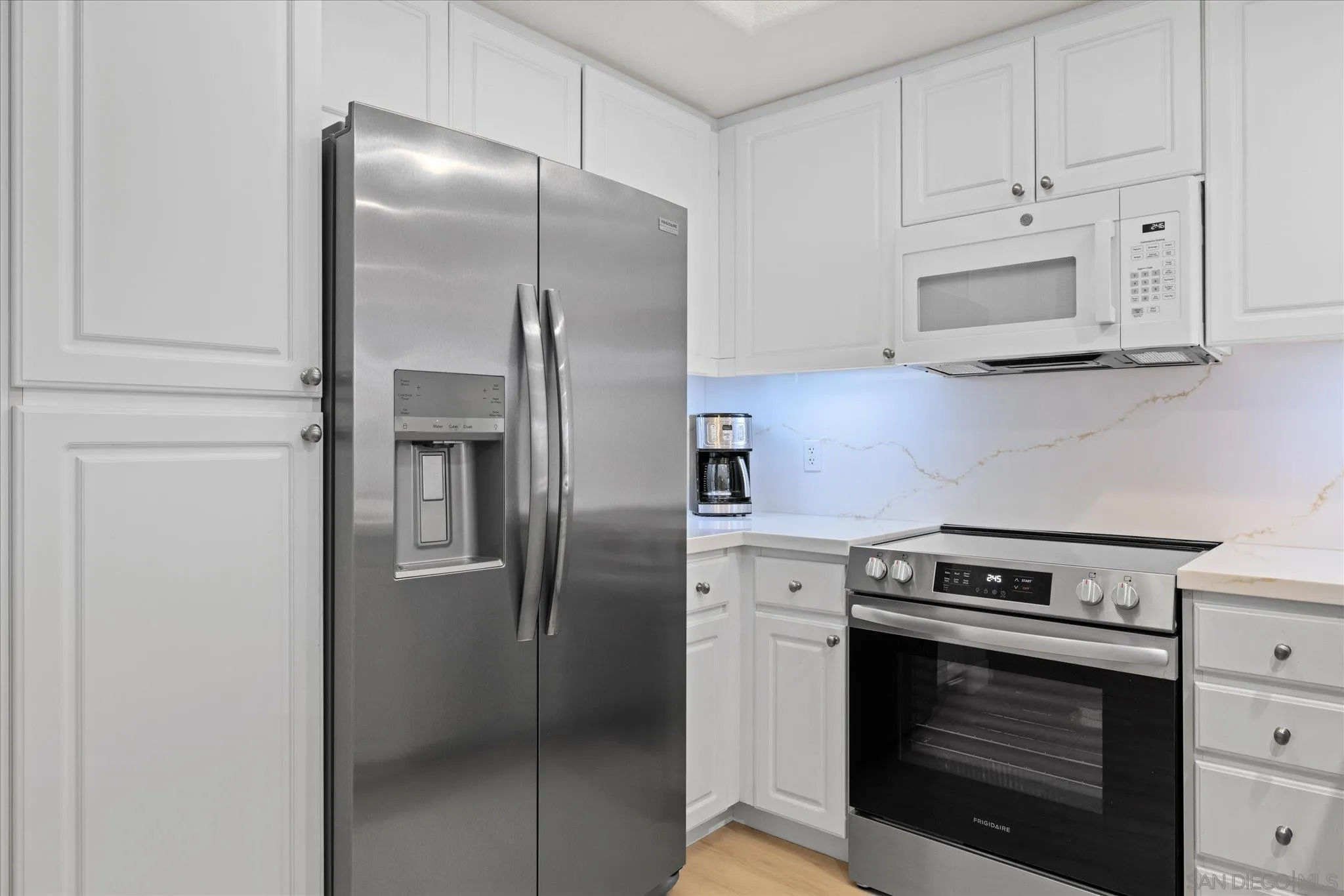 https://cdn.realtyfeed.com/cdn/127/250038991/0ab2ed7a42f33fbe1437e47b849ab068.webp