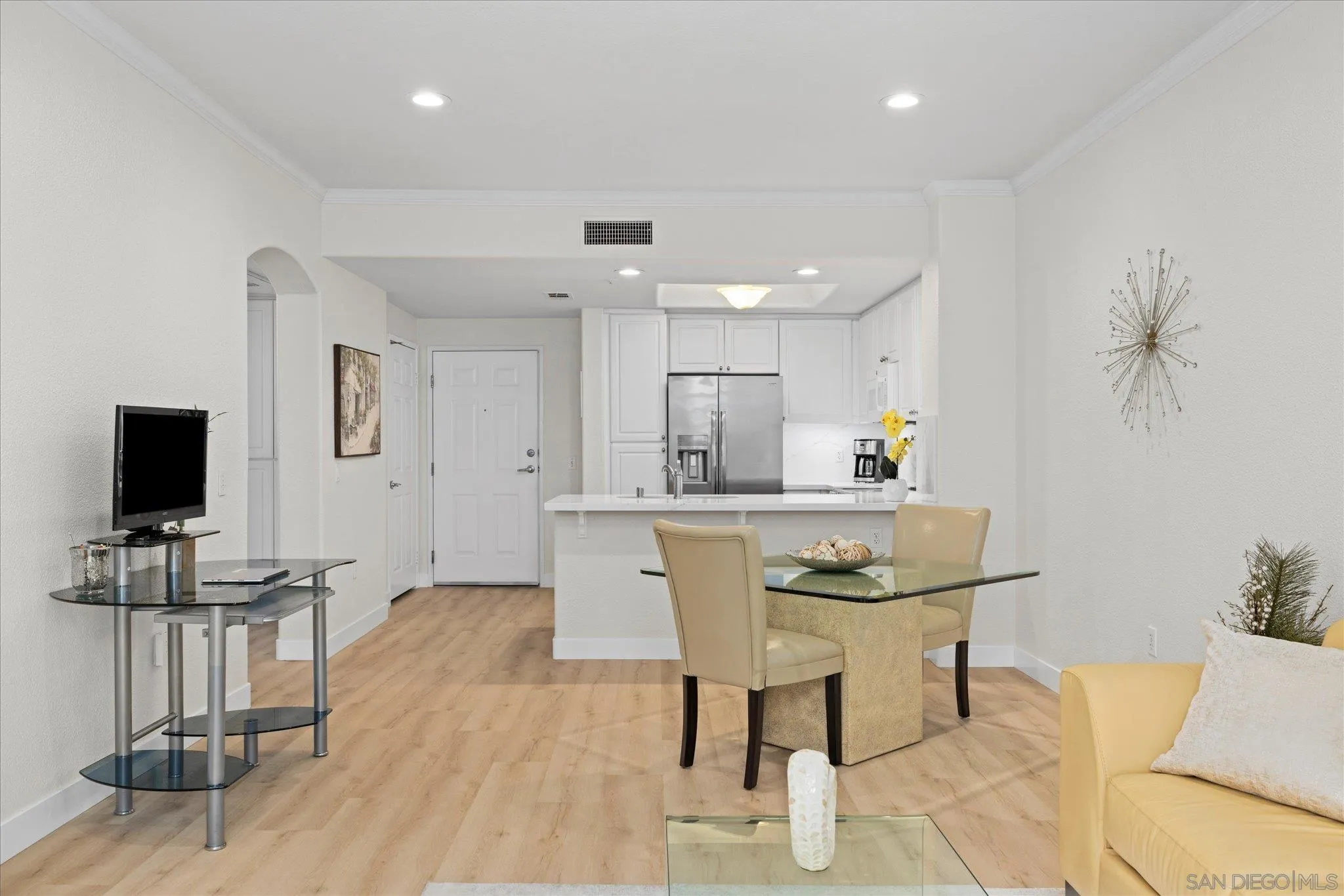 https://cdn.realtyfeed.com/cdn/127/250038991/ee28d4029e652b90d4bfbca512542a9e.webp