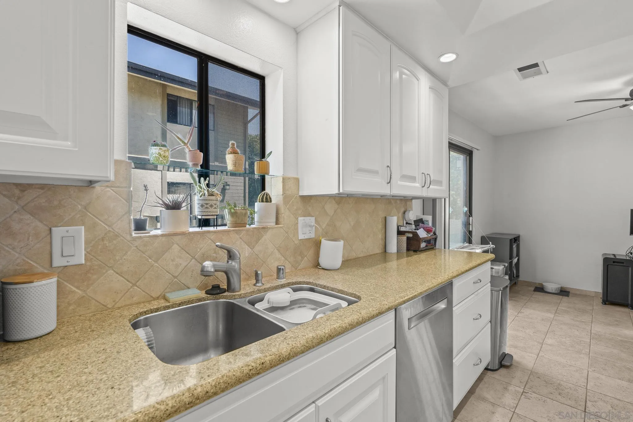 https://cdn.realtyfeed.com/cdn/127/250038993/3a0028c8ed981893b69d68f8241104c3.webp
