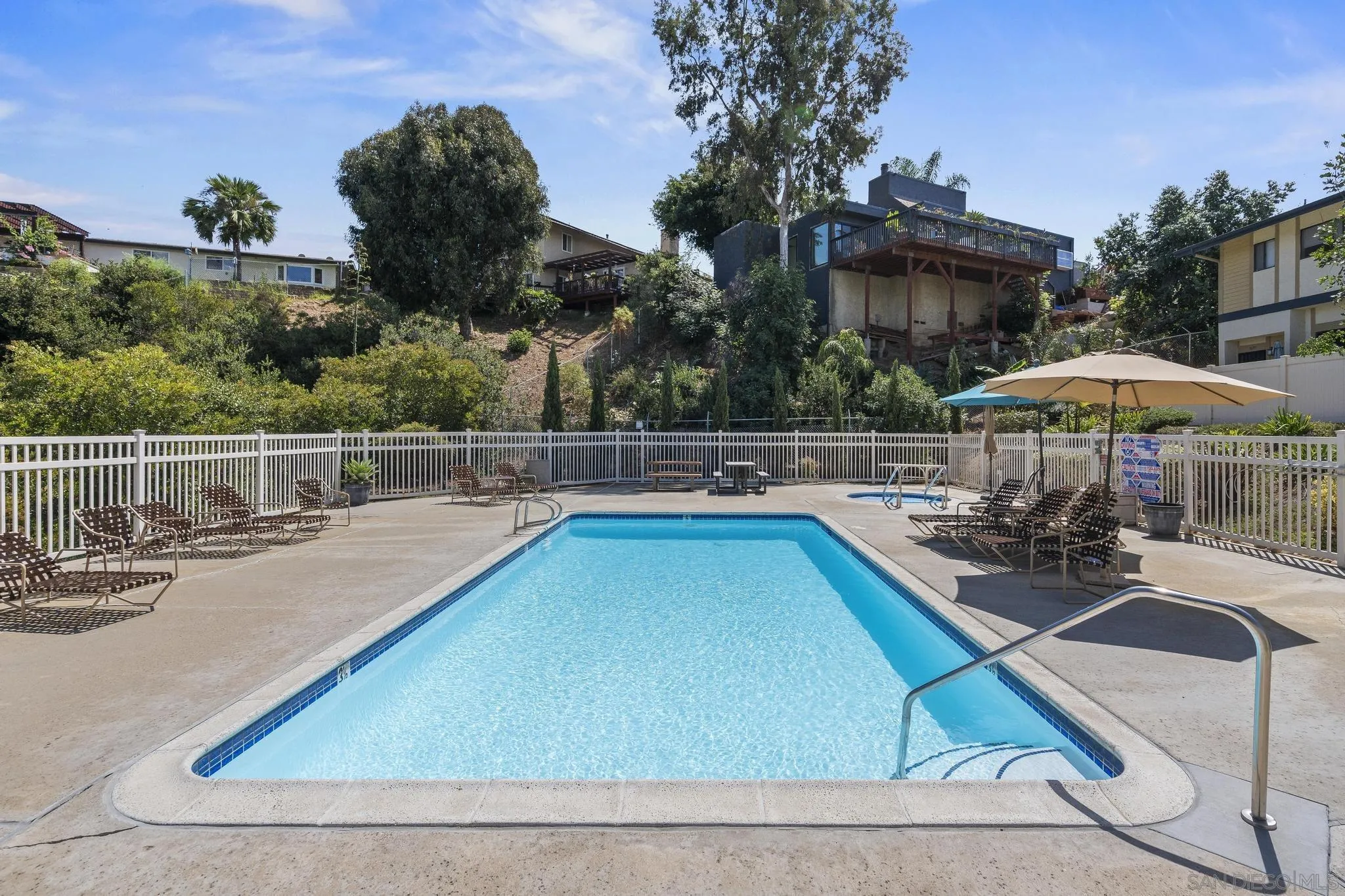 https://cdn.realtyfeed.com/cdn/127/250038993/6ddc82d9f937d6d2e6f1394927b63cb1.webp