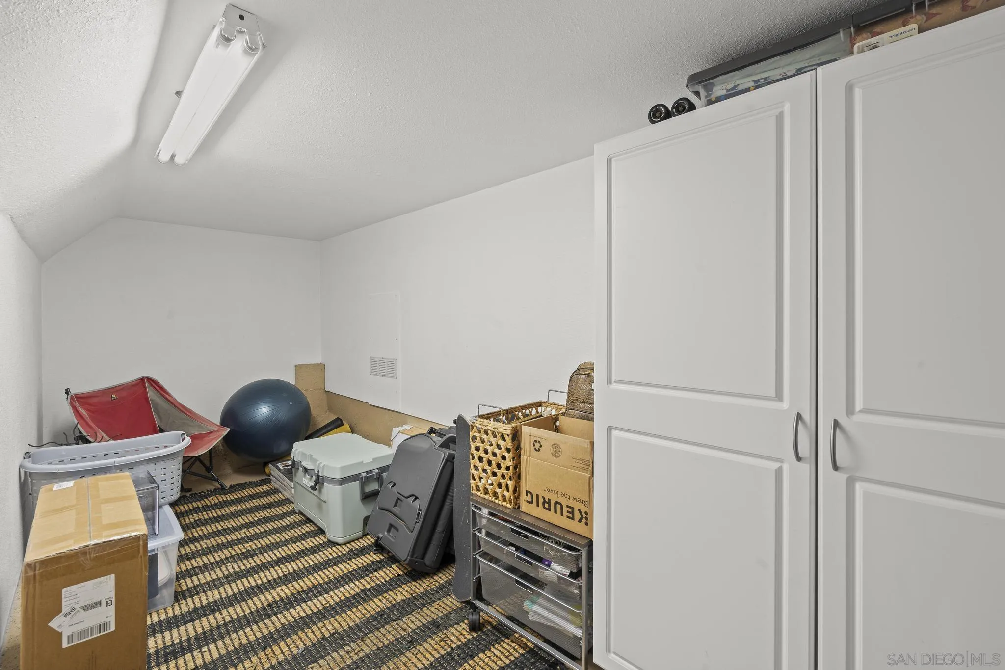 https://cdn.realtyfeed.com/cdn/127/250038993/927cbc873418c2f7883fc74d3729d2a5.webp