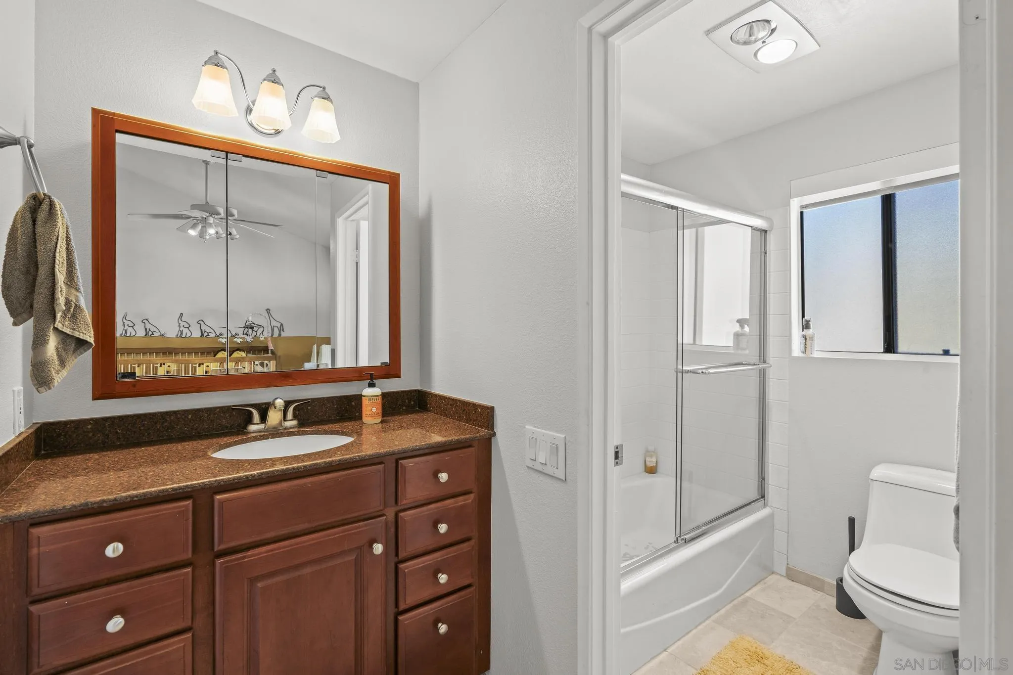 https://cdn.realtyfeed.com/cdn/127/250038993/c86ac4fd81237fd15197d6ce8534a6b9.webp
