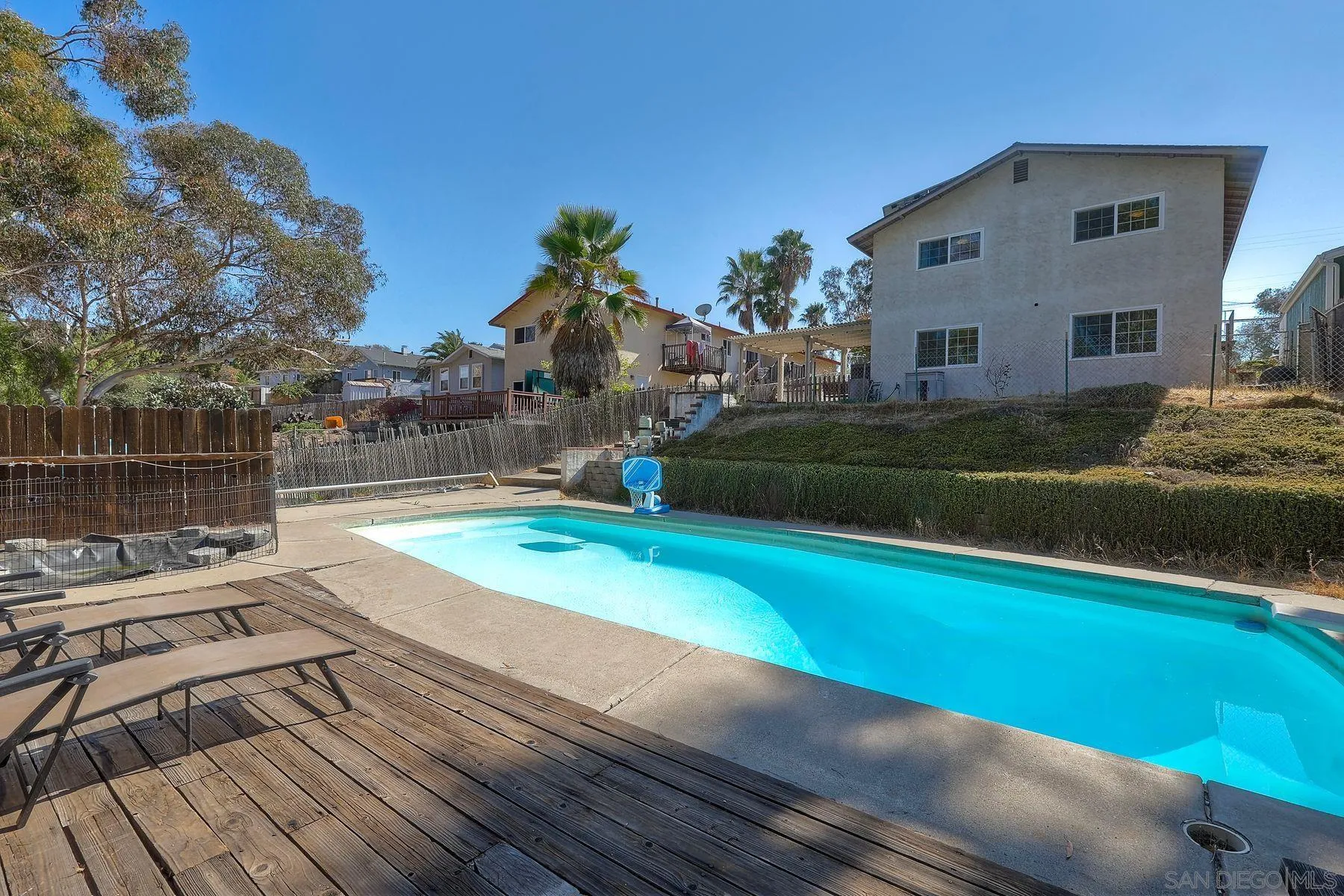 https://cdn.realtyfeed.com/cdn/127/250038996/ae5399c35fdf3c1fb745411b7fd92cf5.webp