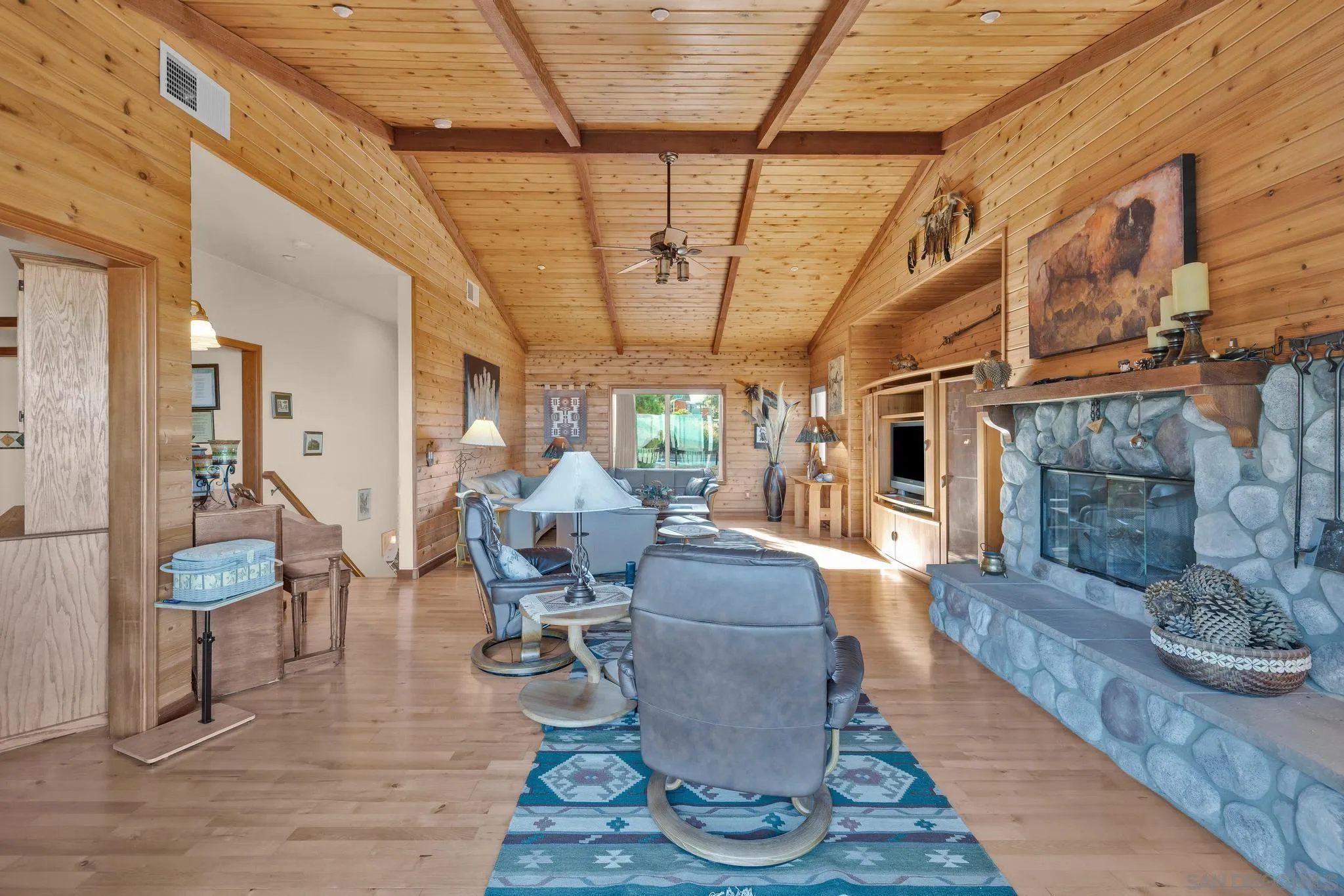 https://cdn.realtyfeed.com/cdn/127/250038999/5a1a10e1ee5fe88f3b995c09fd32482b.webp