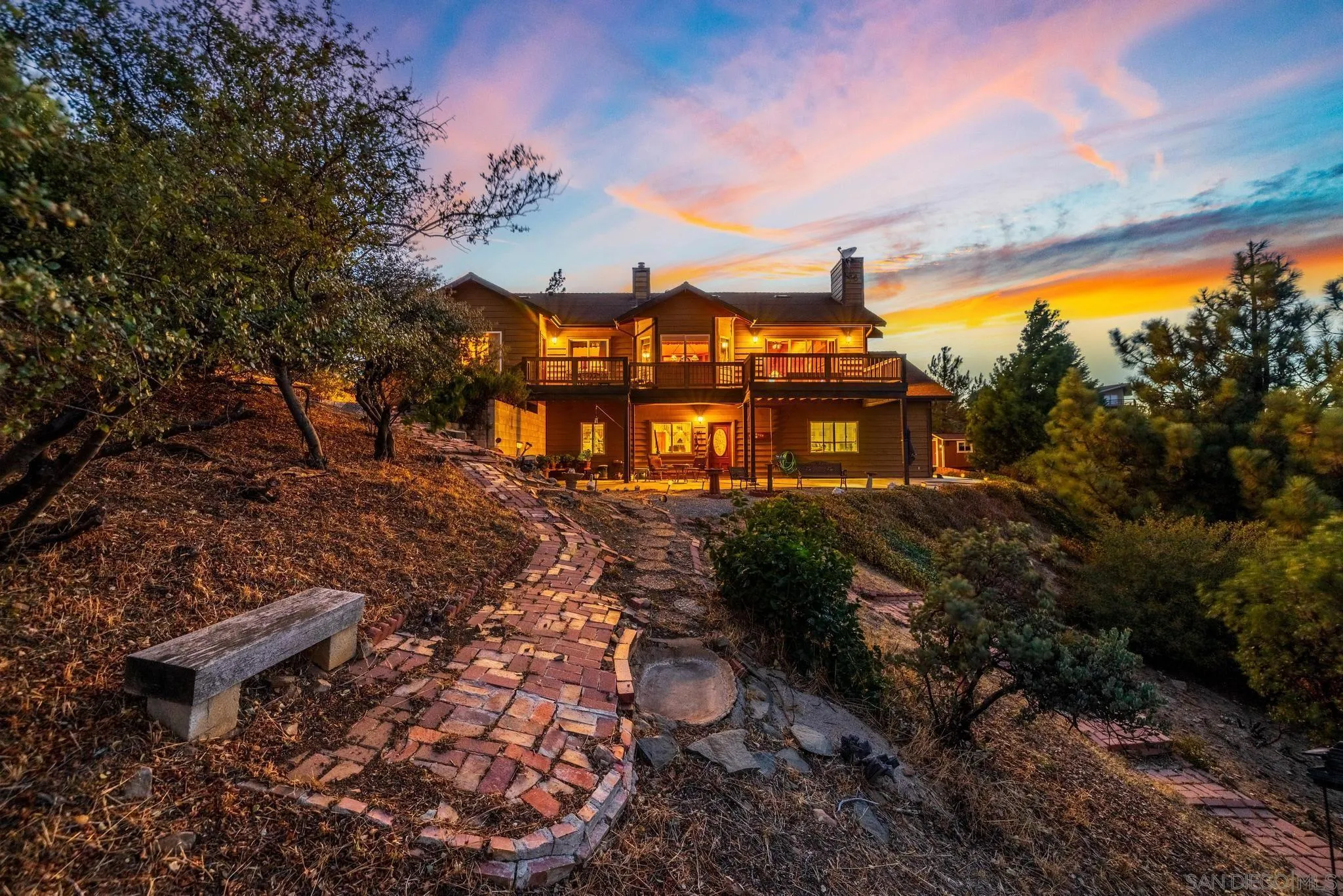 https://cdn.realtyfeed.com/cdn/127/250038999/87a9cb8c9e8f64d6f4faf52664313e4c.webp