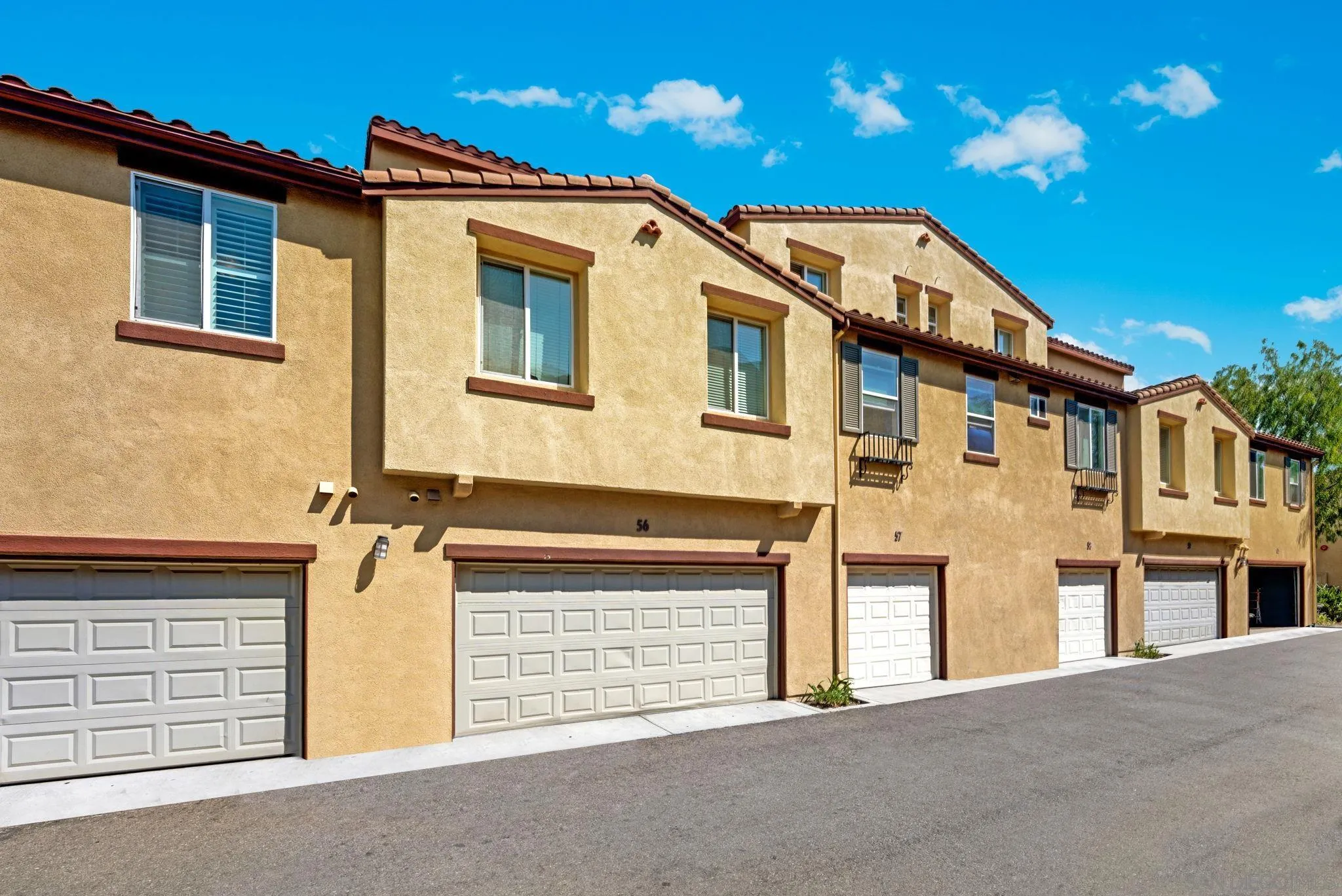 https://cdn.realtyfeed.com/cdn/127/250039005/0866a62ab4f2196c58191bcc453a7693.webp